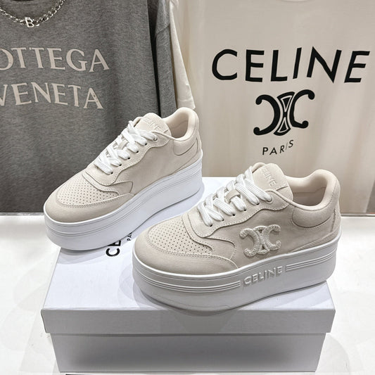 BLOCK SNEAKERS WITH EMBROIDERED TRIOMPHE IN PARCHMENT BEIGE SUEDE - 35