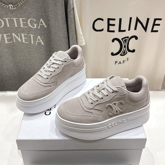 BLOCK SNEAKERS WITH EMBROIDERED TRIOMPHE IN MALIBU BEIGE SUEDE - 35