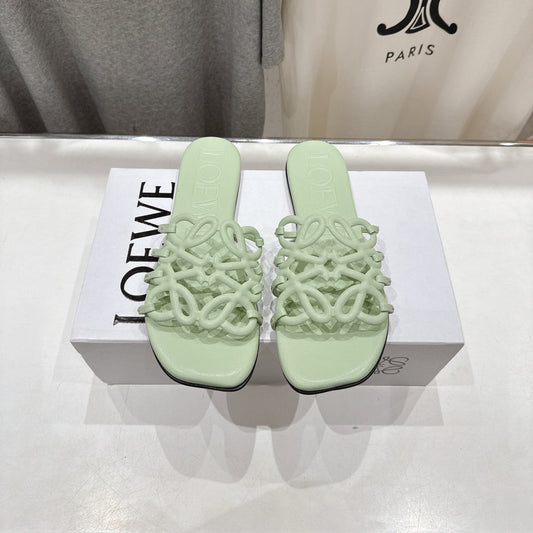 Шльопанці LOEWE 26S PETAL ANAGRAM із телячої шкіри кольору шавлії