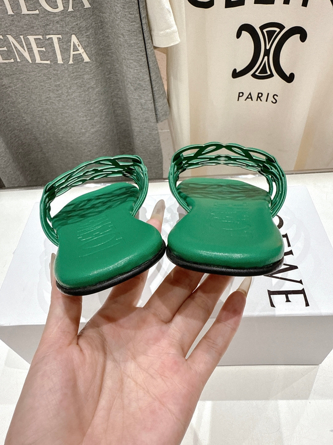 Шльопанці LOEWE 26S PETAL ANAGRAM зі шкіри теляти зеленого кольору