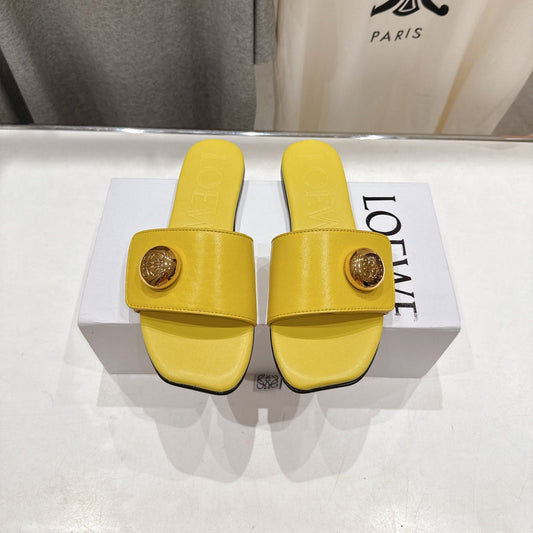 LOEWE 26S ШЛЬОПАНЦІ PEBBLE З ЖОВТОЇ ТЕЛЯЧОЇ ШКІРИ З ФУРНІТУРОЮ ЗІ ЗОЛОТА
