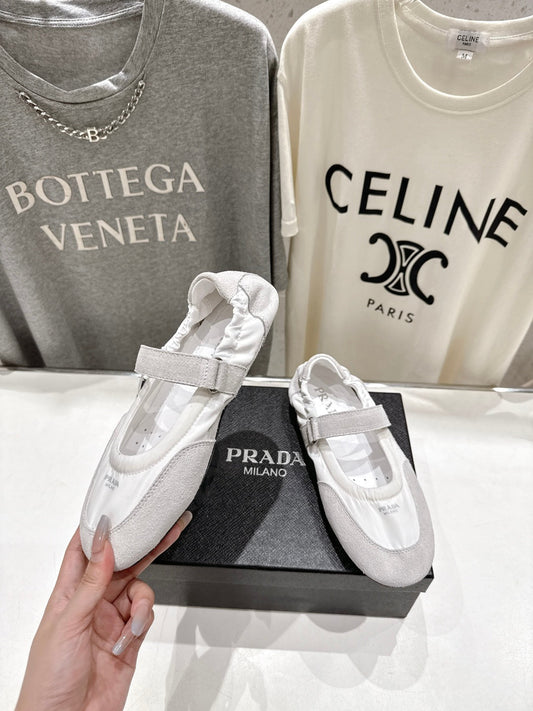 PRADA 25S COLLAPSE RE NYLON AND SUEDE BALLERINAS IN LIGHT GRAY AND CREAM - 35