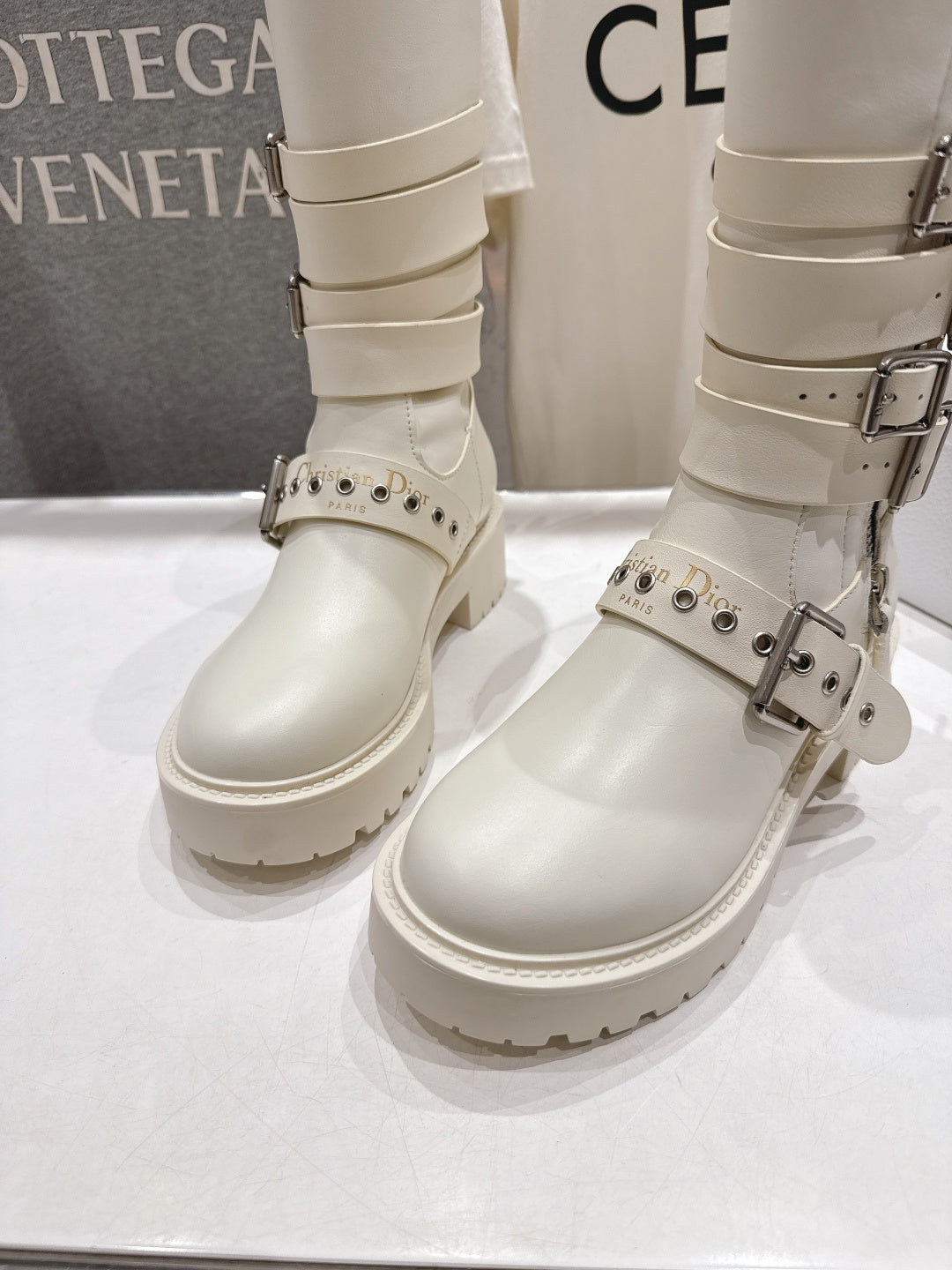 DIOR 25S BIKER BOOTS IN CREAM WHITE CALFSKIN WITH SILVER HARDWARE - 35