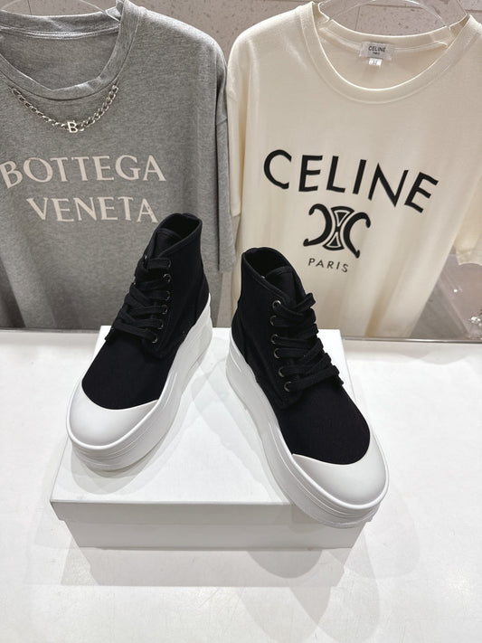 ЧЕРЕВИКИ CELINE 26S З БІЛОГО ТА ЧОРНОГО ПОЛОТНА