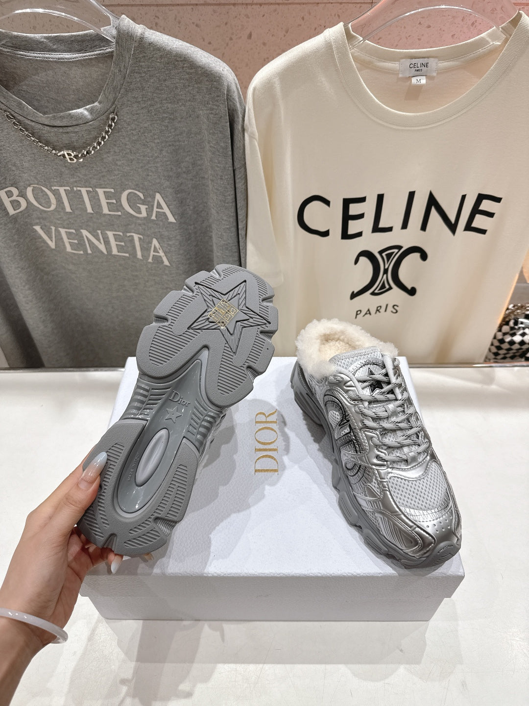 DIOR CHRONO SNEAKER 25S IN SILVER LAMBSKIN AND MESH FABRIC STYLE 10 - 35