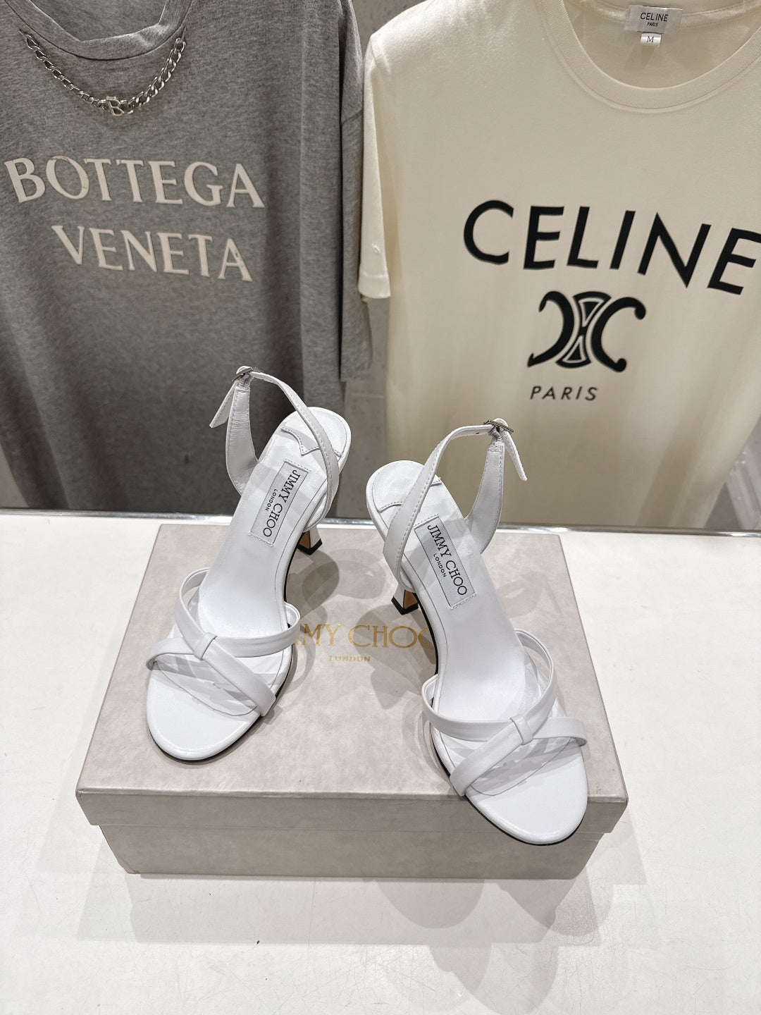 БОСОНІЖКИ НА ВИСОКИХ ПІДБОРАХ JIMMY CHOO 26S, 100 ММ, З БІЛОЇ ОВЕЧОЇ ШКІРИ, МОДЕЛЬ 1