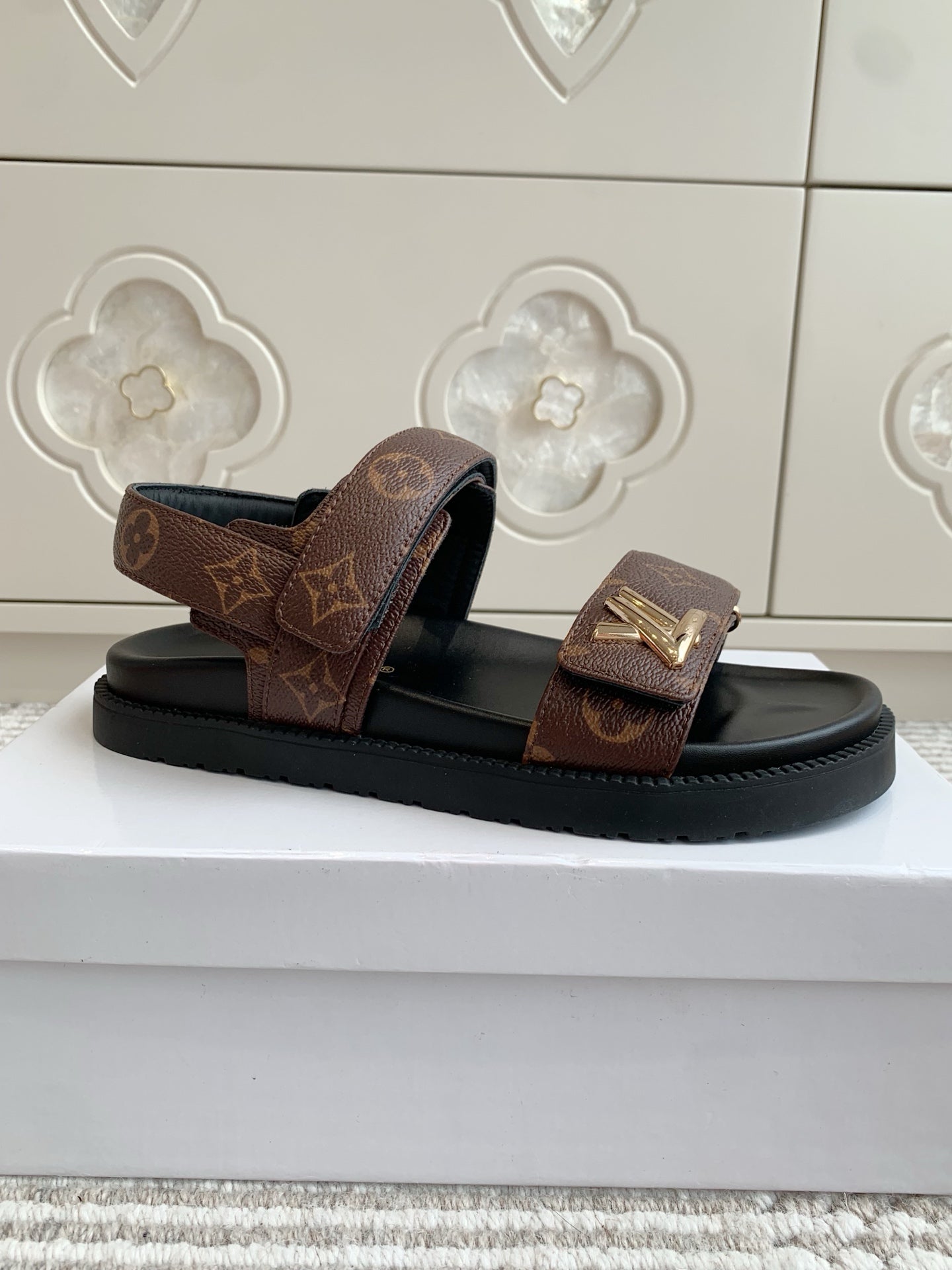 LV SANDALS 25S IN BROWN MIX BLACK CALFSKIN WITH GOLD HARDWARE - 35