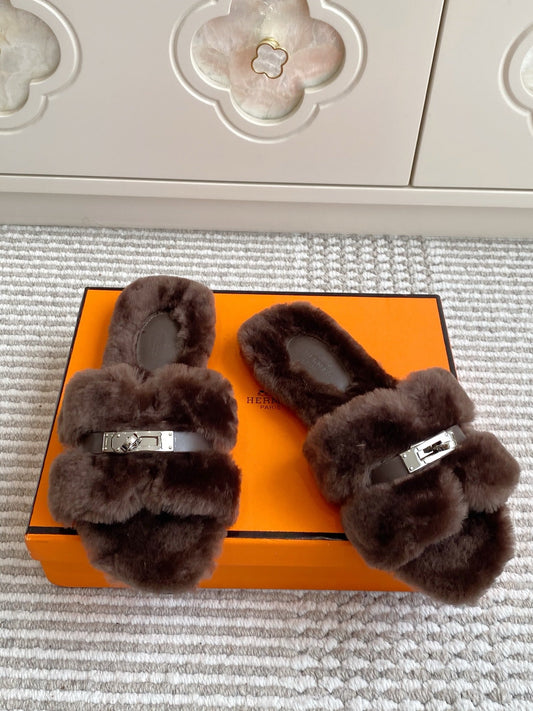 HM 25S ECLAIR SANDAL IN DARK BROWN SHEARLING WITH SILVER HARDWARE - 35