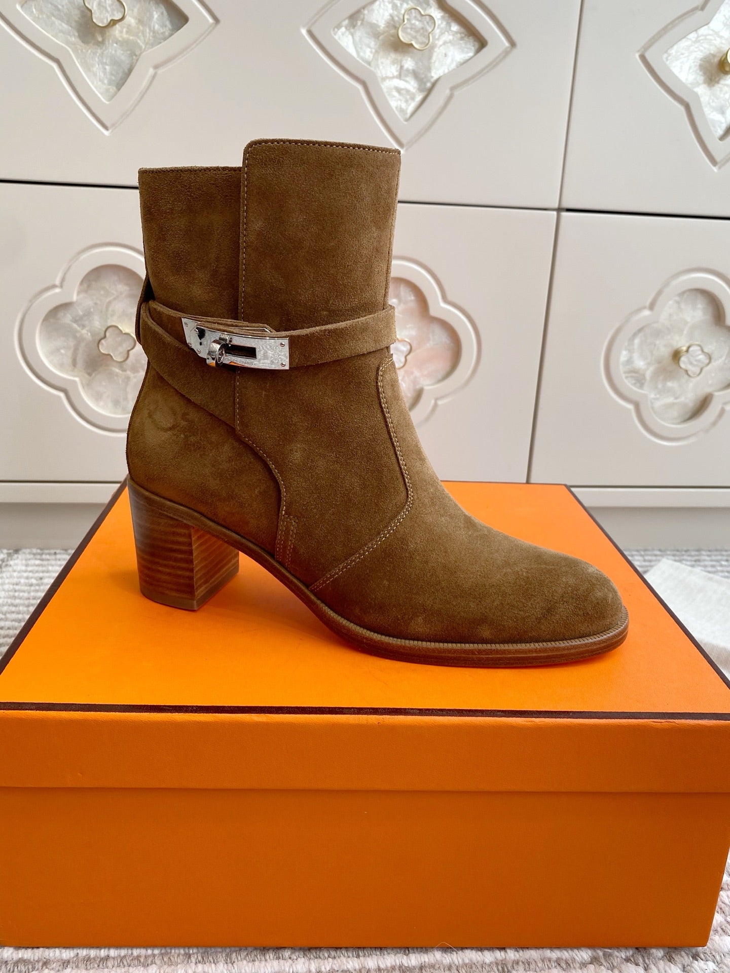 HM 25S FRENCHIE 50 ANKLE BOOT 50 MM IN BROWN SUEDE WITH SILVER HARDWARE - 35