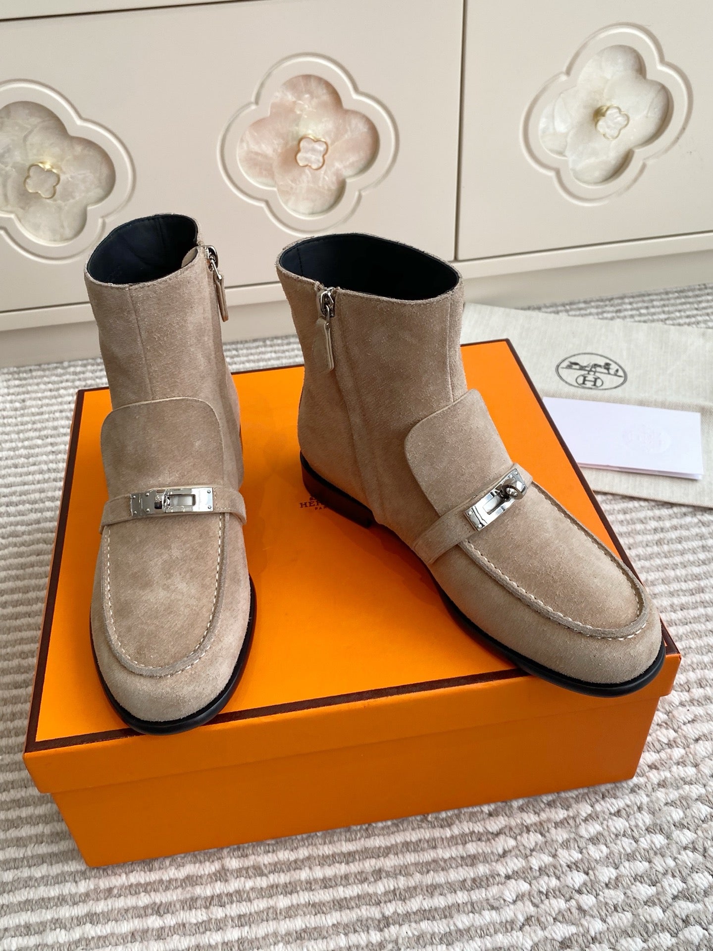 HM 25S KELSY ANKLE BOOT IN EARTHY BROWN-GRAY SUEDE WITH SILVER HARDWARE - 35