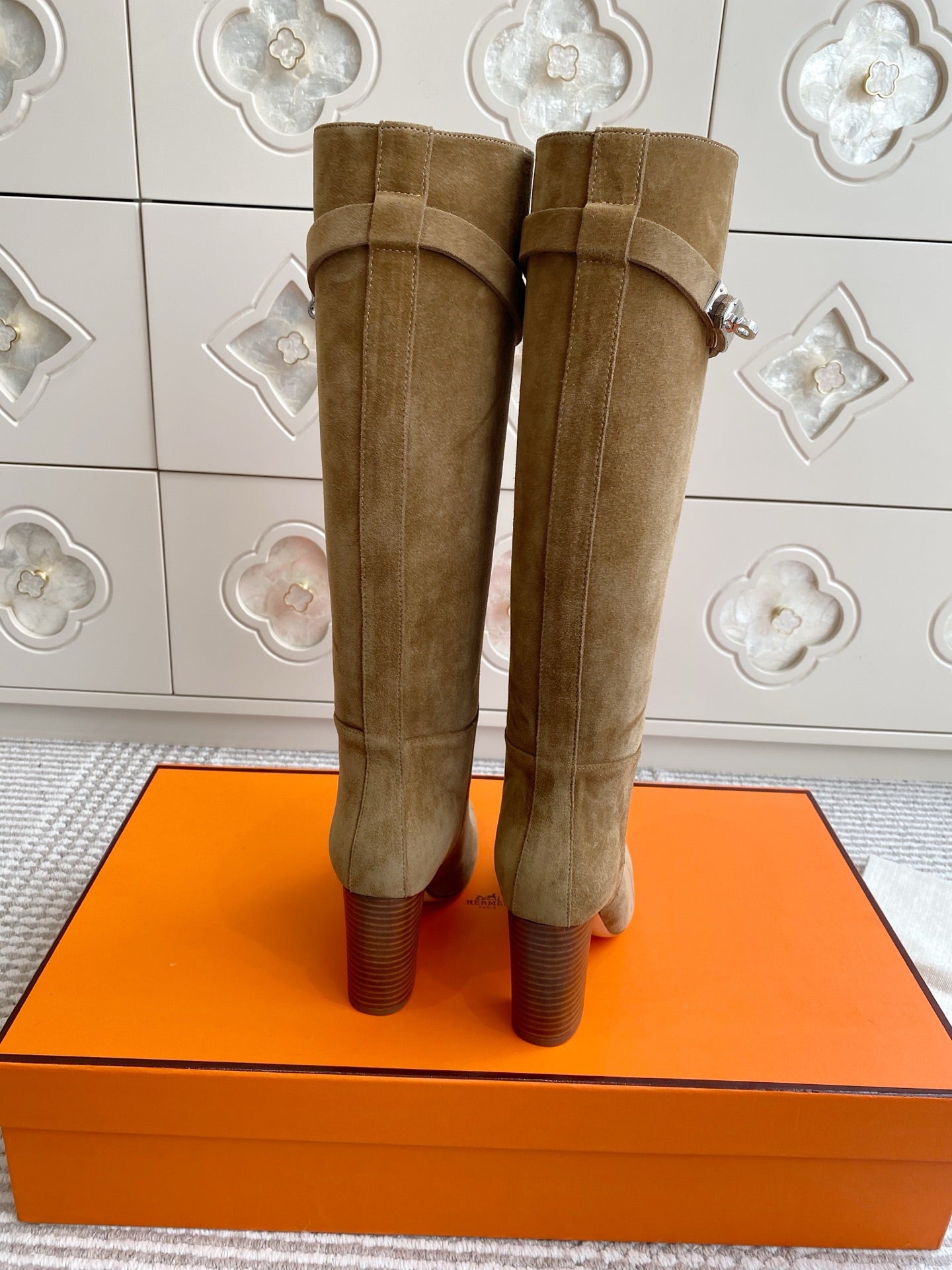 HM 25S TALL BOOTS 90 MM IN WARM BEIGE GOLD SUEDE - 35