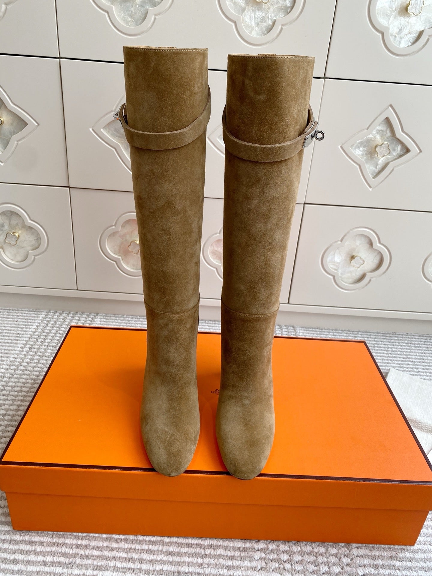 HM 25S TALL BOOTS 90 MM IN WARM BEIGE GOLD SUEDE - 35