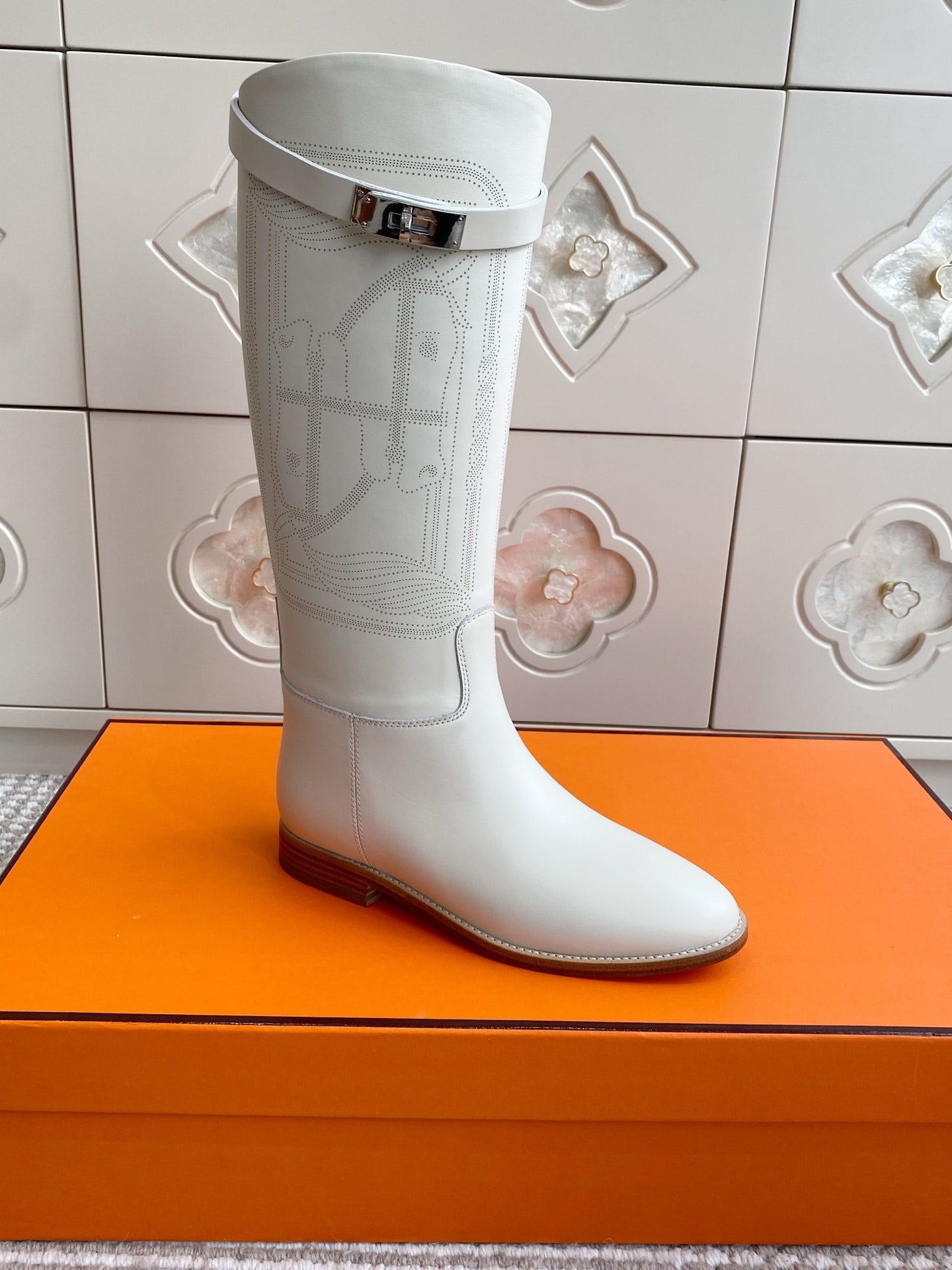 HM 25S JUMPING BOOTS IN WHITE LAMBSKIN WITH SILVER HARDWARE - 35