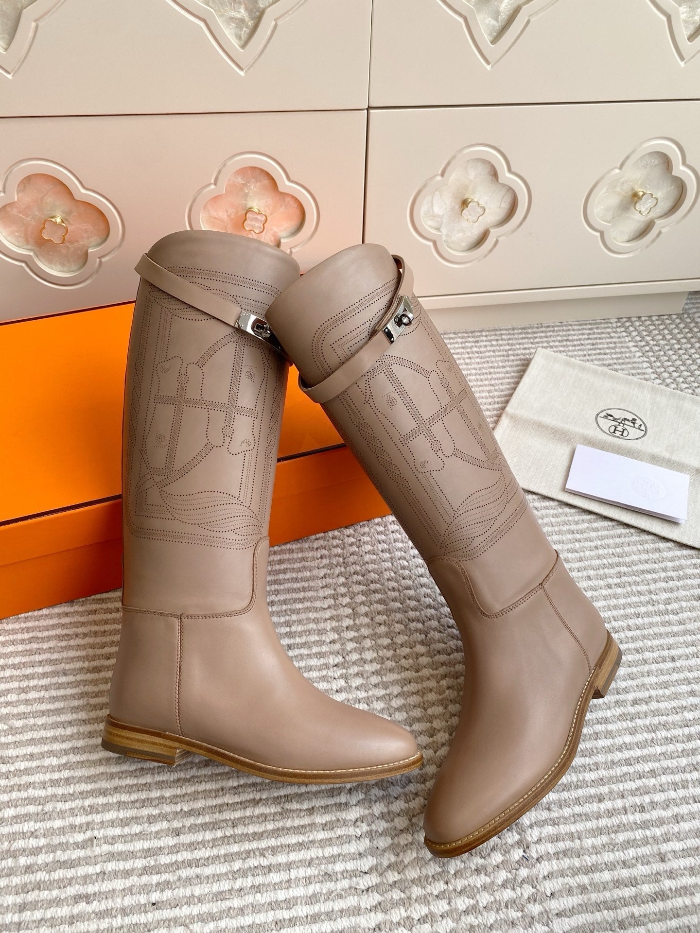 HM 25S JUMPING BOOTS IN LIGHT CARAMEL BROWN LAMBSKIN WITH SILVER HARDWARE - 35