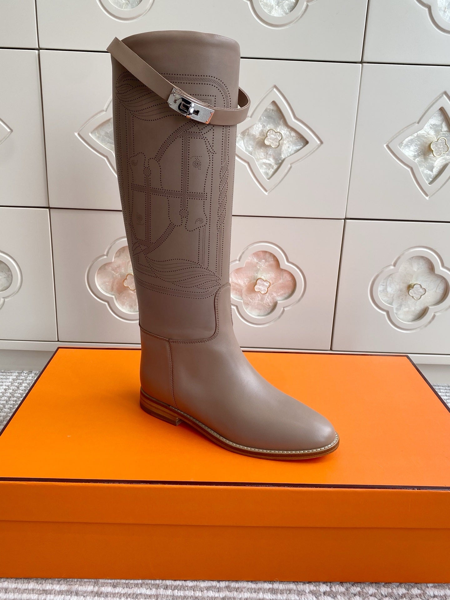 HM 25S JUMPING BOOTS IN LIGHT CARAMEL BROWN LAMBSKIN WITH SILVER HARDWARE - 35