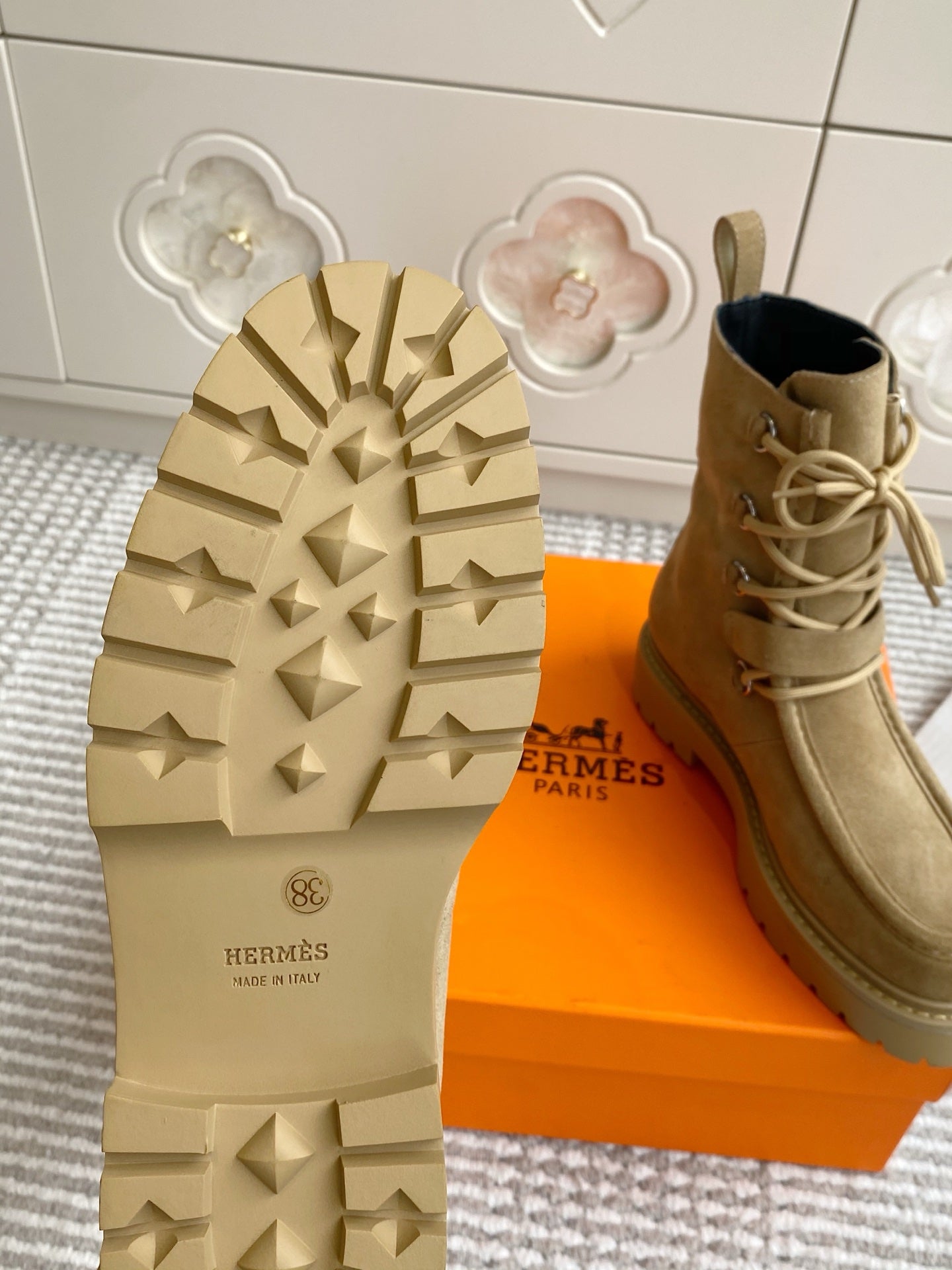 HM 25S ANKLE BOOTS IN WARM BEIGE GOLD SUEDE - 35