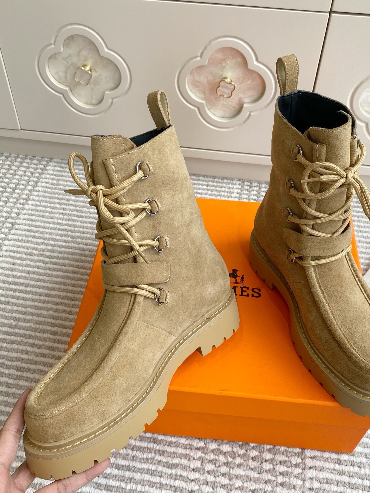 HM 25S ANKLE BOOTS IN WARM BEIGE GOLD SUEDE - 35