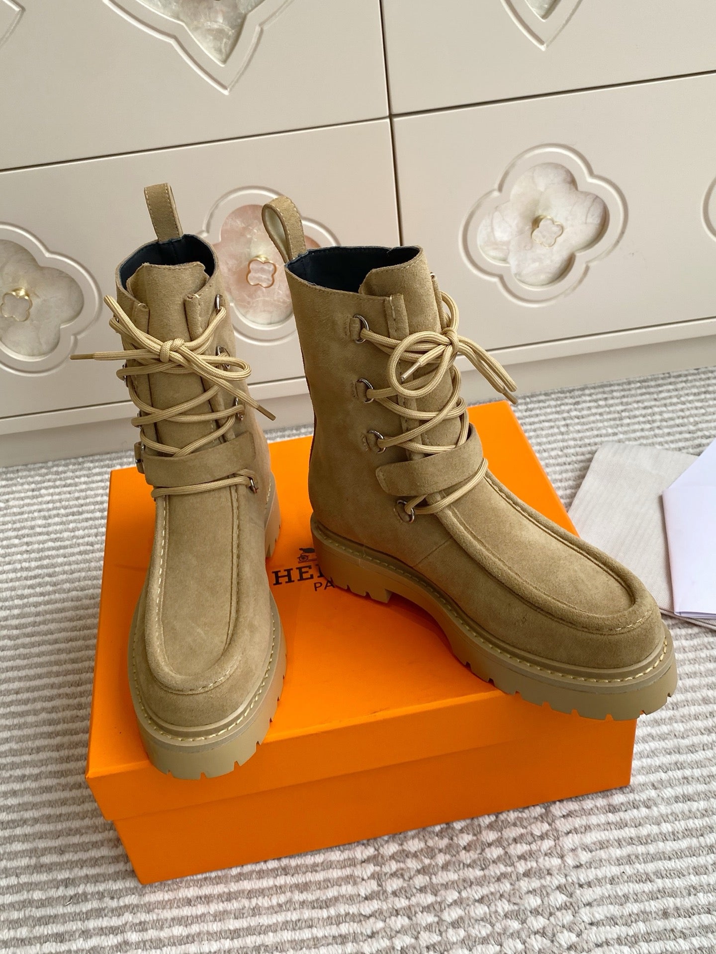 HM 25S ANKLE BOOTS IN WARM BEIGE GOLD SUEDE - 35