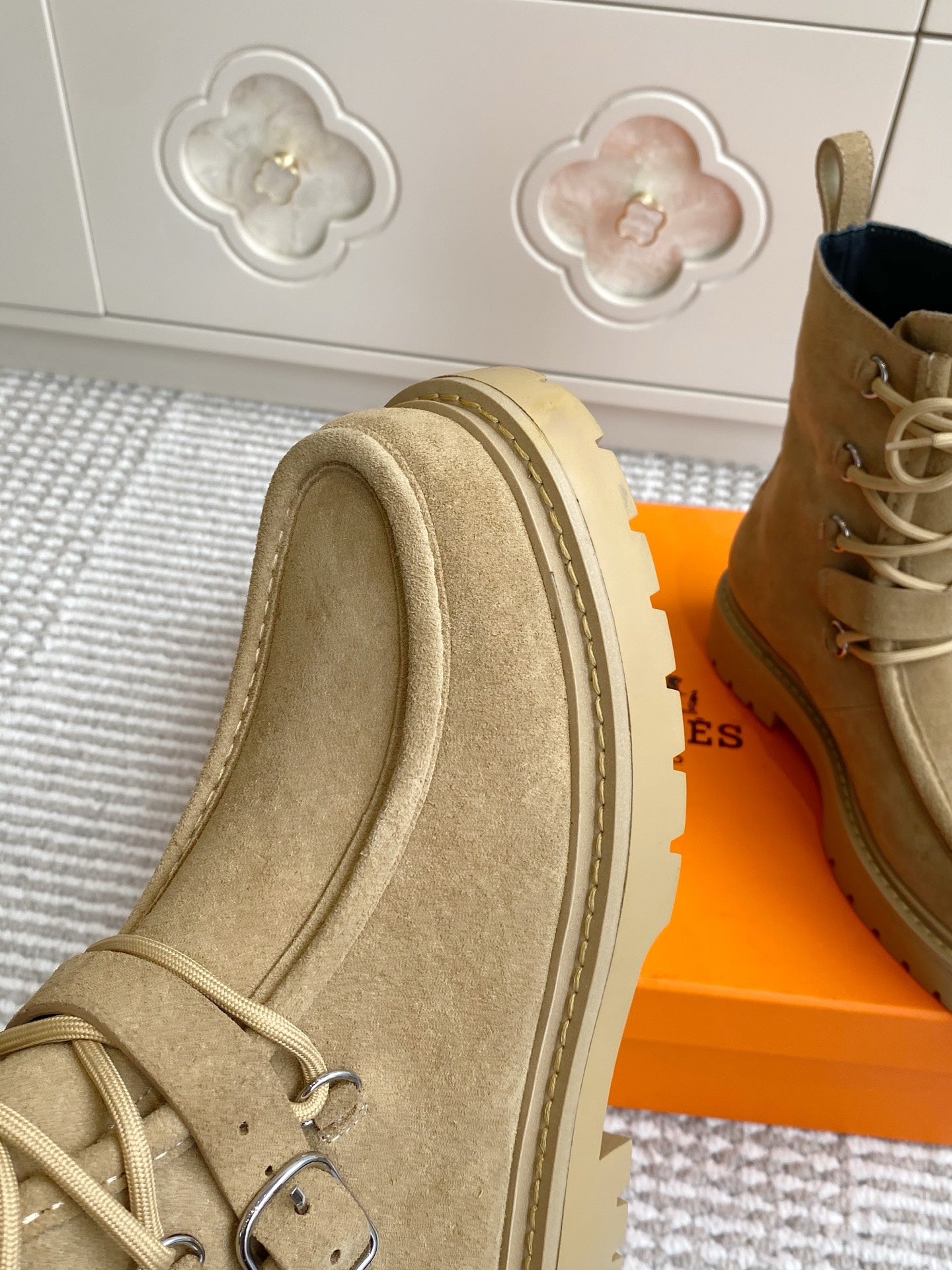 HM 25S ANKLE BOOTS IN WARM BEIGE GOLD SUEDE - 35