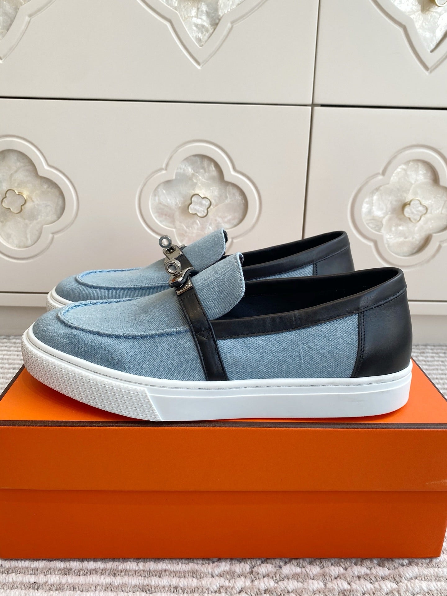HM 25S SLIP-ON IN SKY BLUE CANVAS AND BLACK LAMBSKIN WITH SILVER HARDWARE - 35