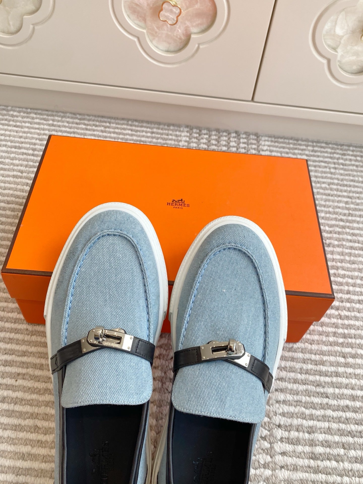 HM 25S SLIP-ON IN SKY BLUE CANVAS AND BLACK LAMBSKIN WITH SILVER HARDWARE - 35