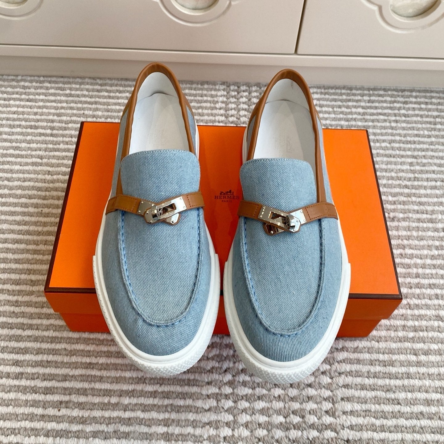 HM 25S SLIP-ON IN SKY BLUE CANVAS AND BROWN LAMBSKIN WITH SILVER HARDWARE - 35