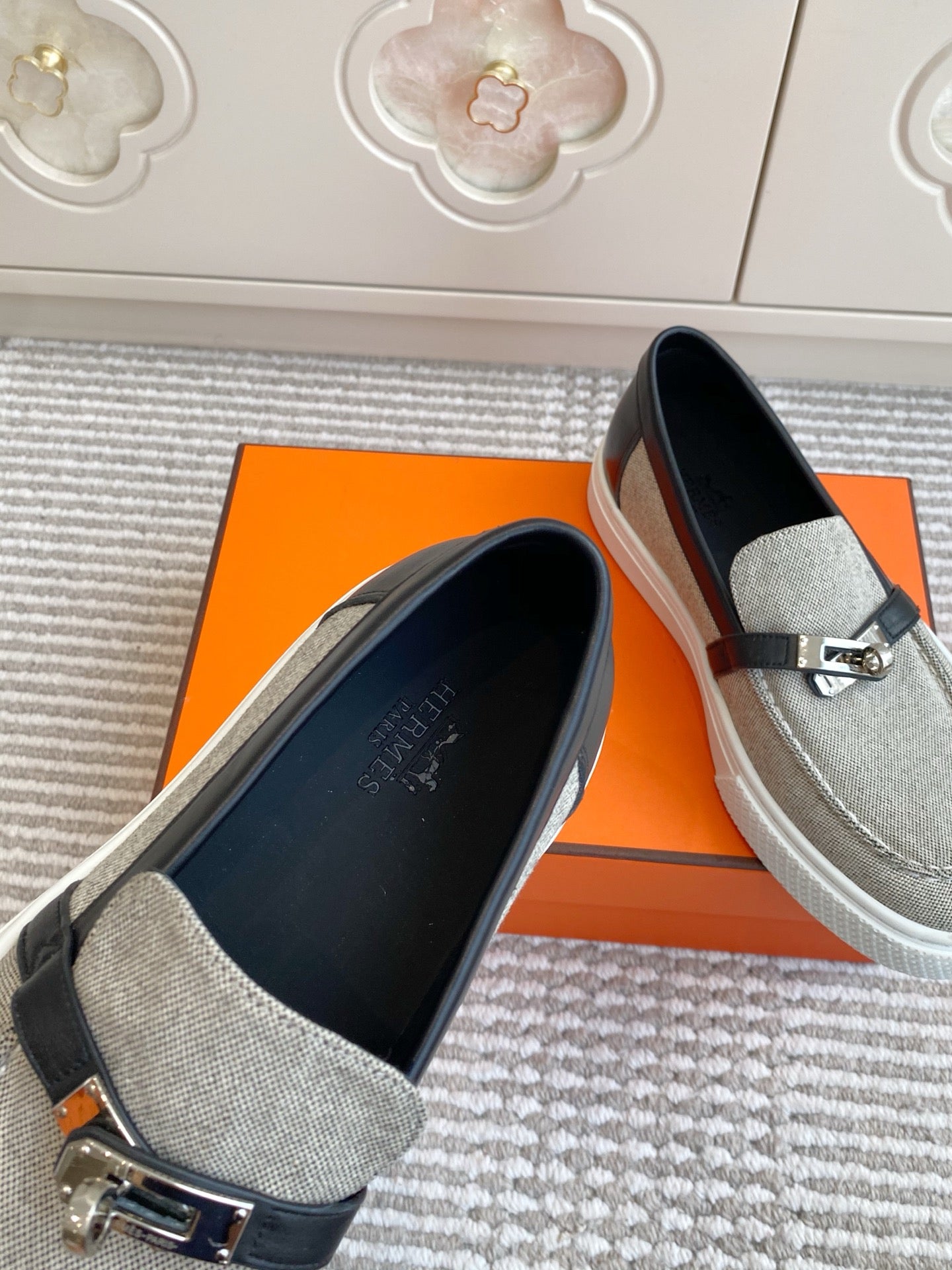 HM 25S SLIP-ON IN GREY CANVAS AND BLACK LAMBSKIN WITH SILVER HARDWARE - 35
