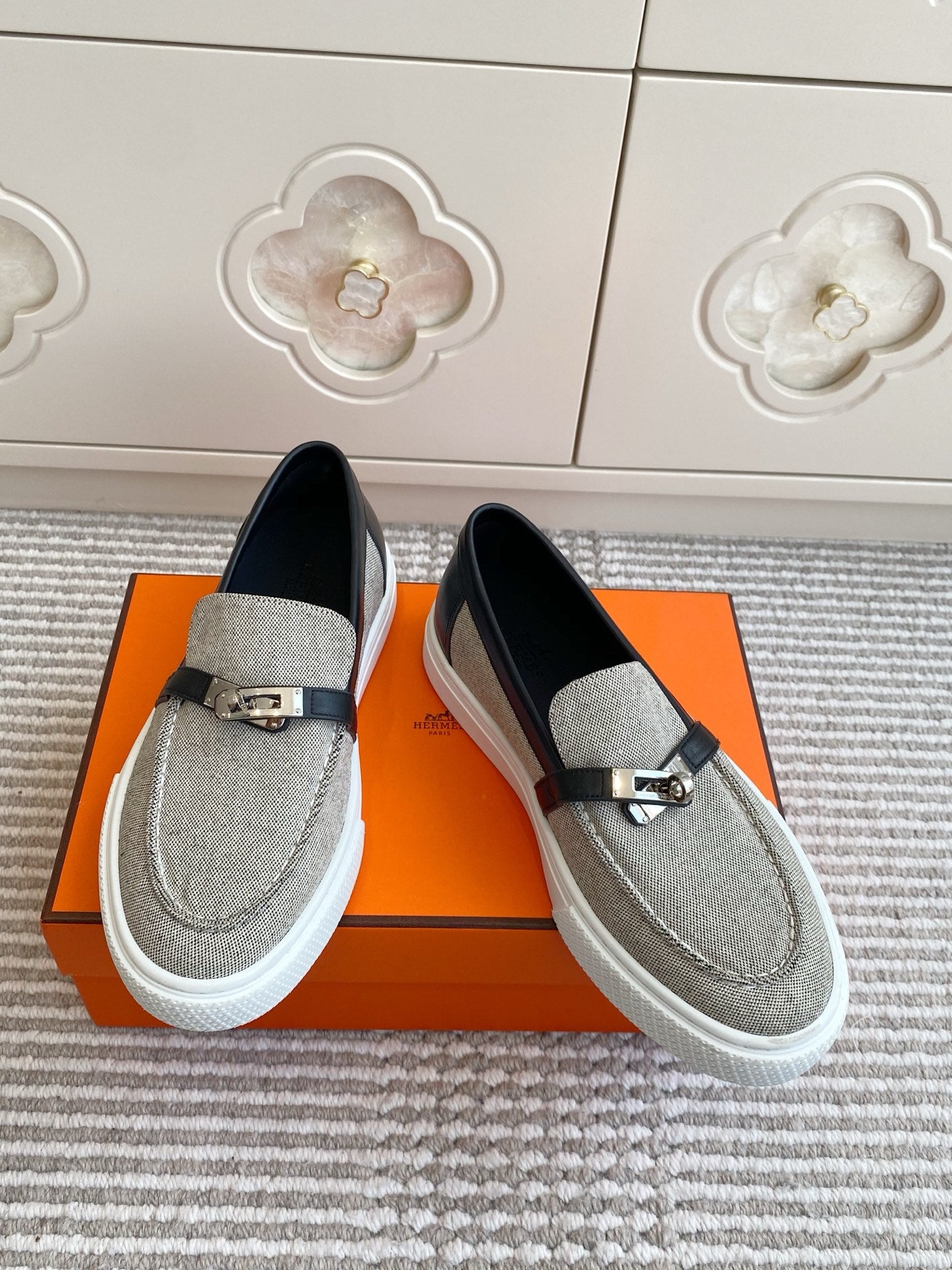 HM 25S SLIP-ON IN GREY CANVAS AND BLACK LAMBSKIN WITH SILVER HARDWARE - 35