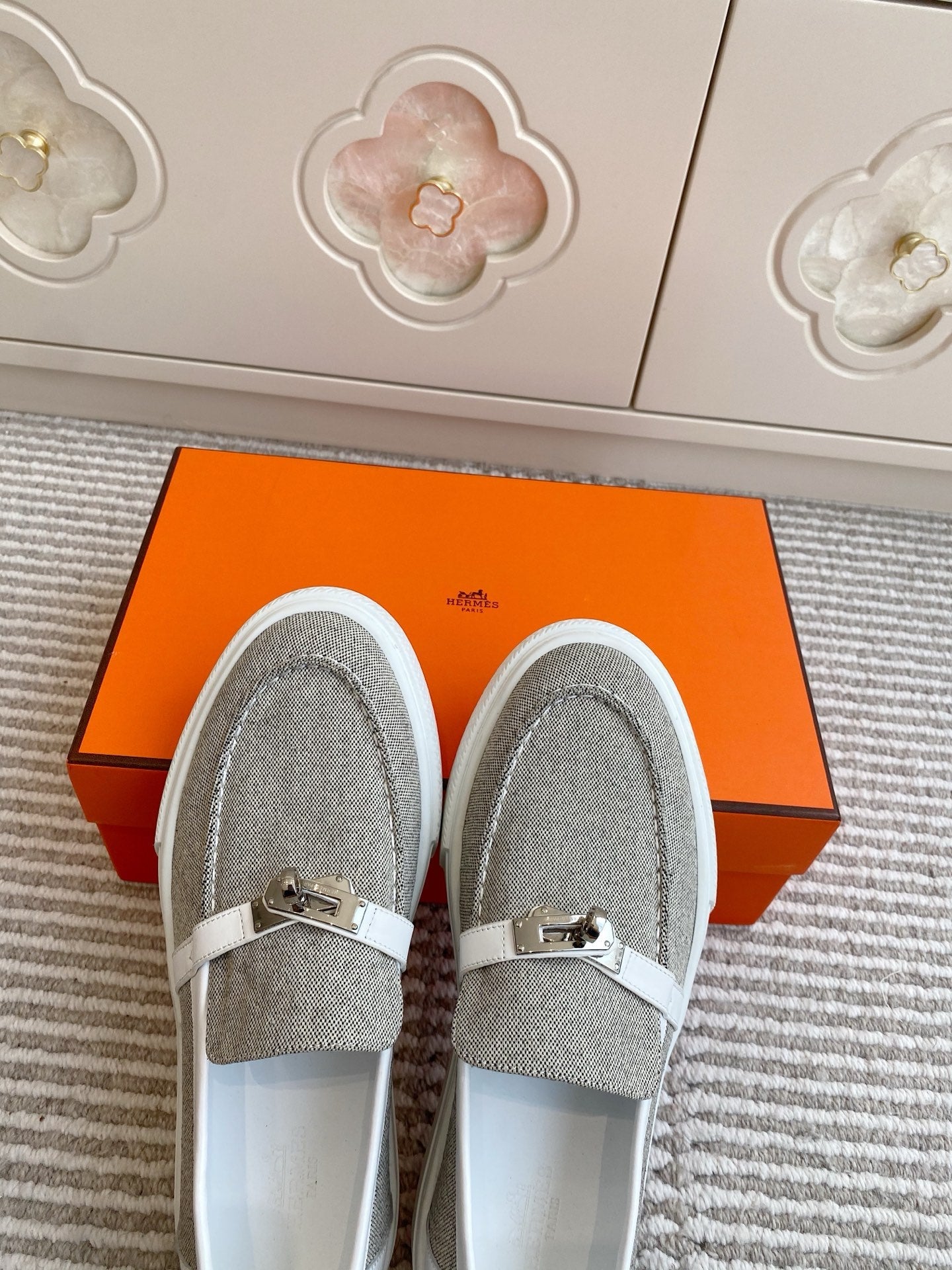 HM 25S SLIP-ON IN LIGHT GREY CANVAS WITH SILVER HARDWARE - 35