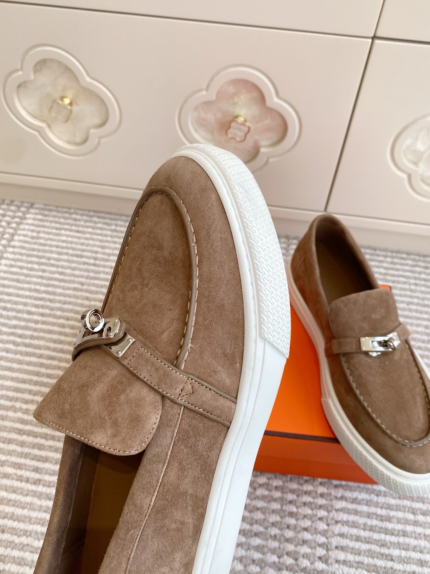 HM 25S SLIP-ON IN BROWN SUEDE WITH SILVER HARDWARE - 35