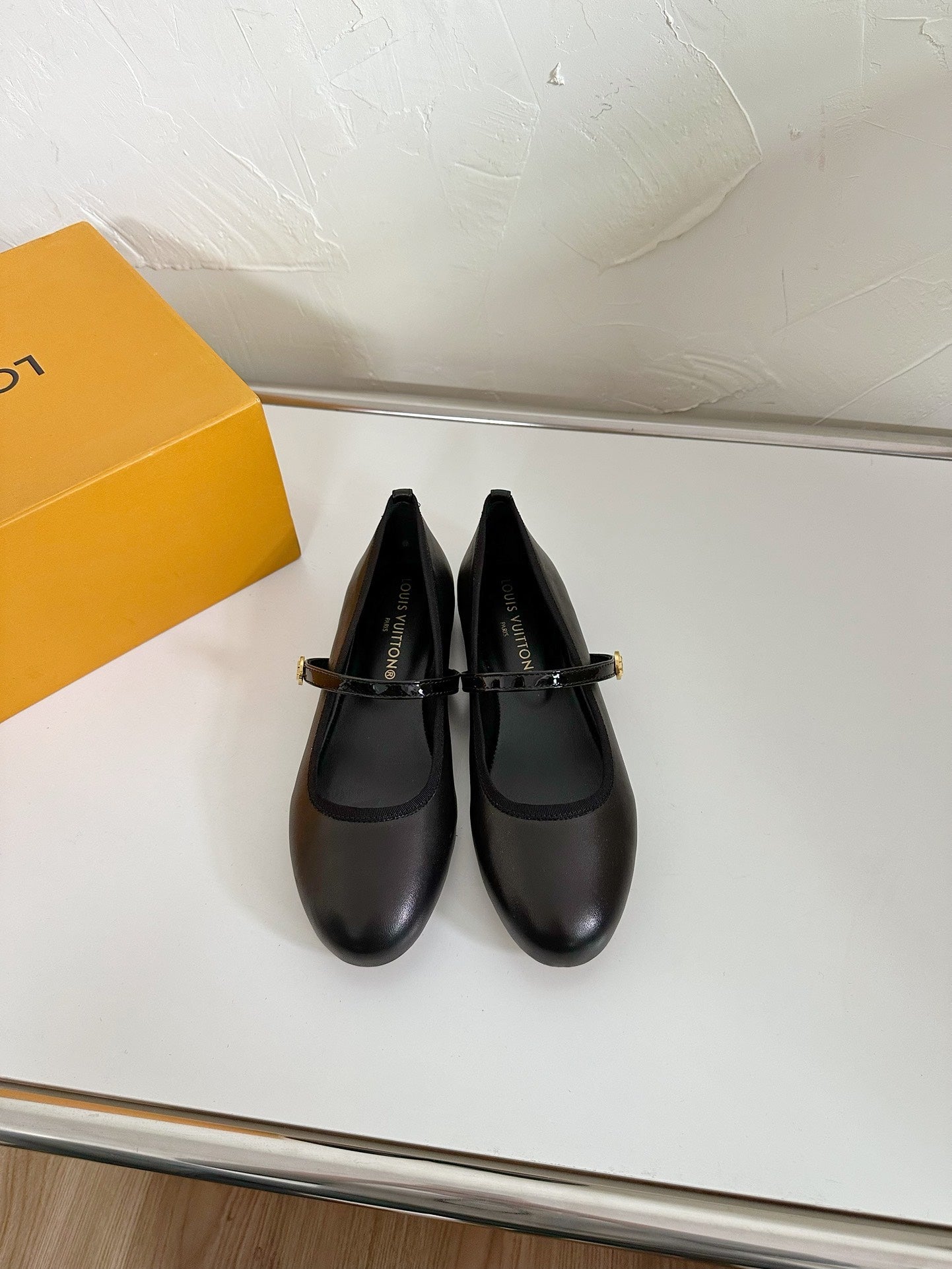 ROMY FLAT BALLERINA IN BLACK CALFSKIN - 35