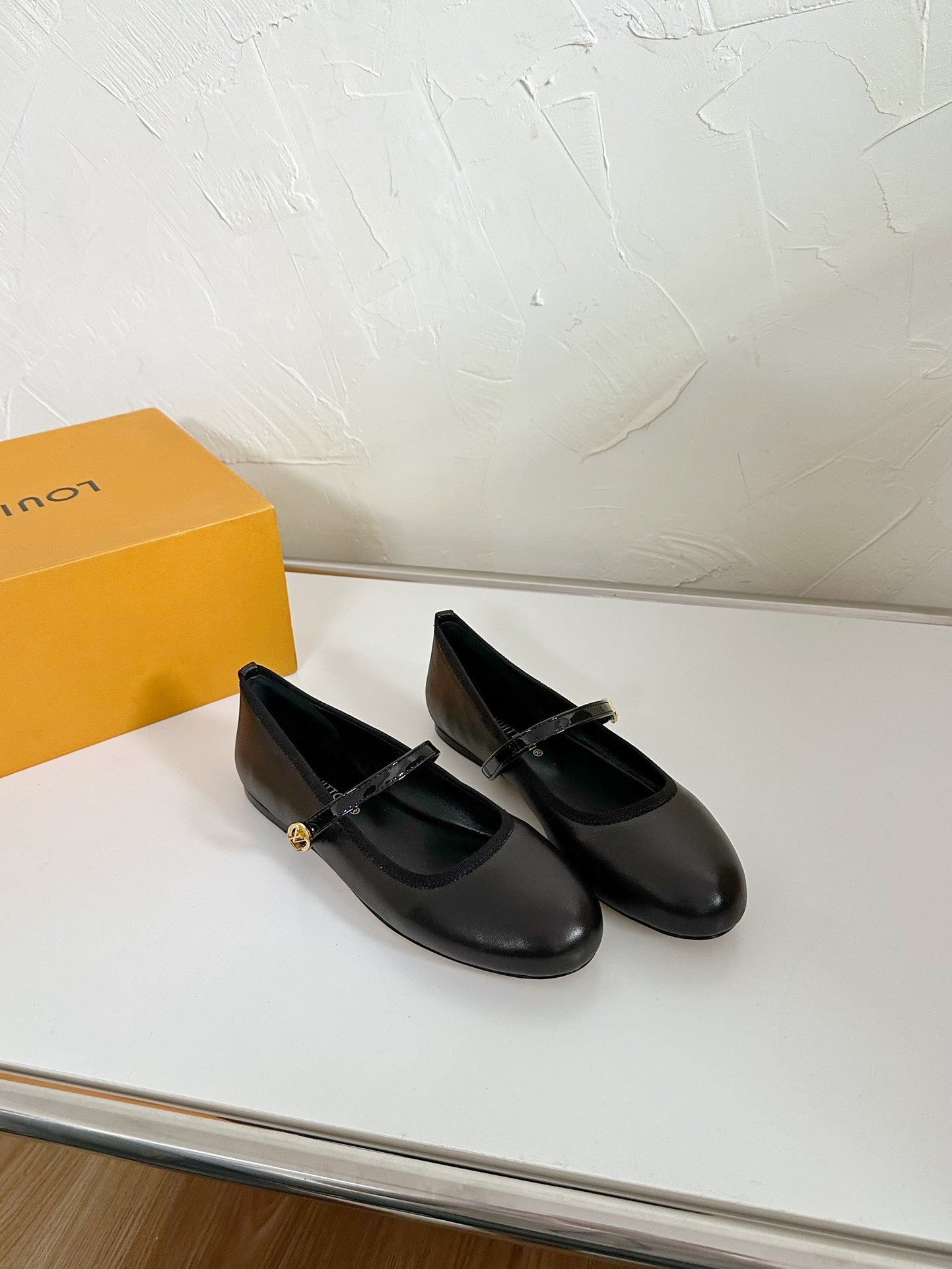ROMY FLAT BALLERINA IN BLACK CALFSKIN - 35