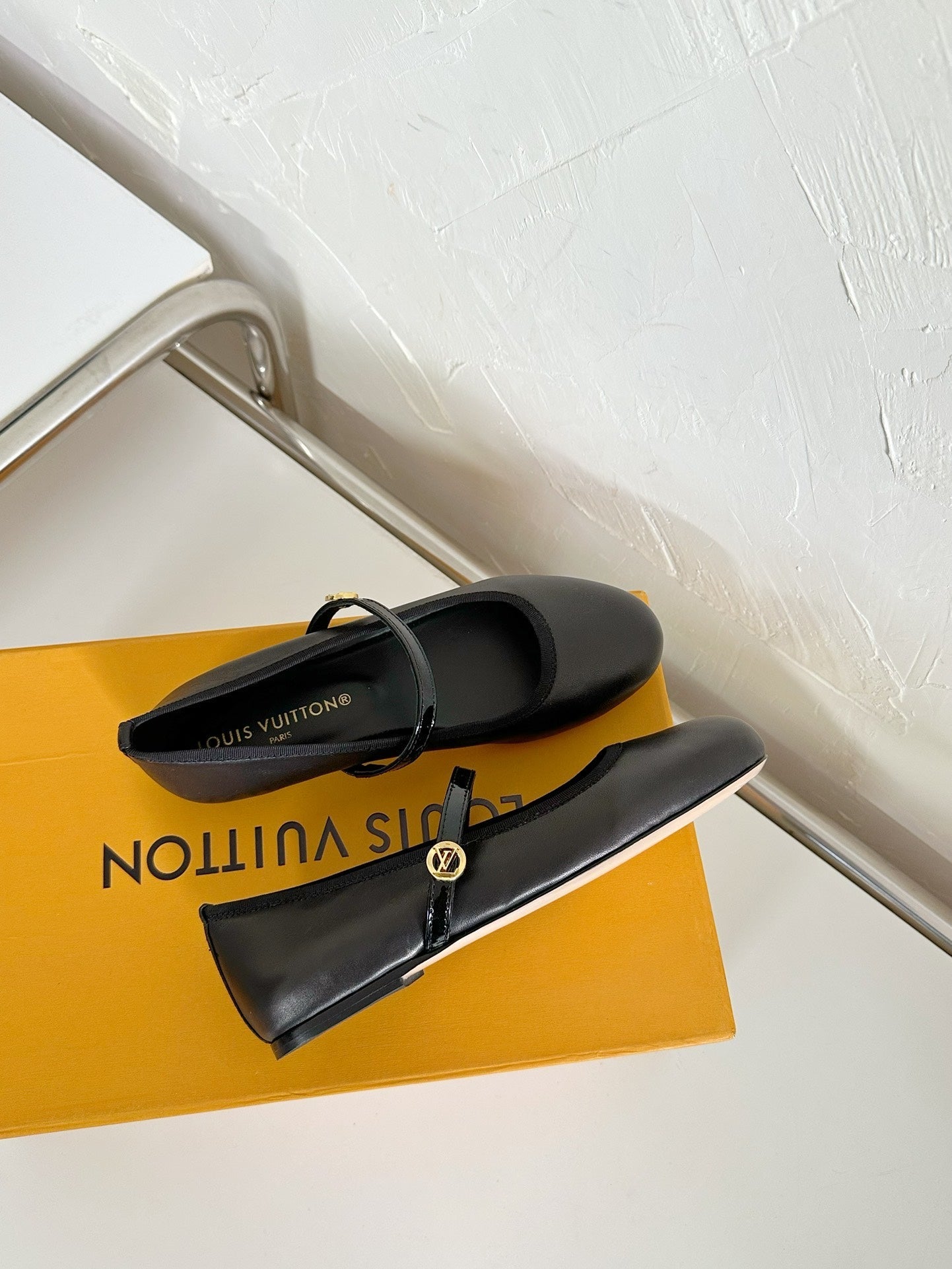 ROMY FLAT BALLERINA IN BLACK CALFSKIN - 35
