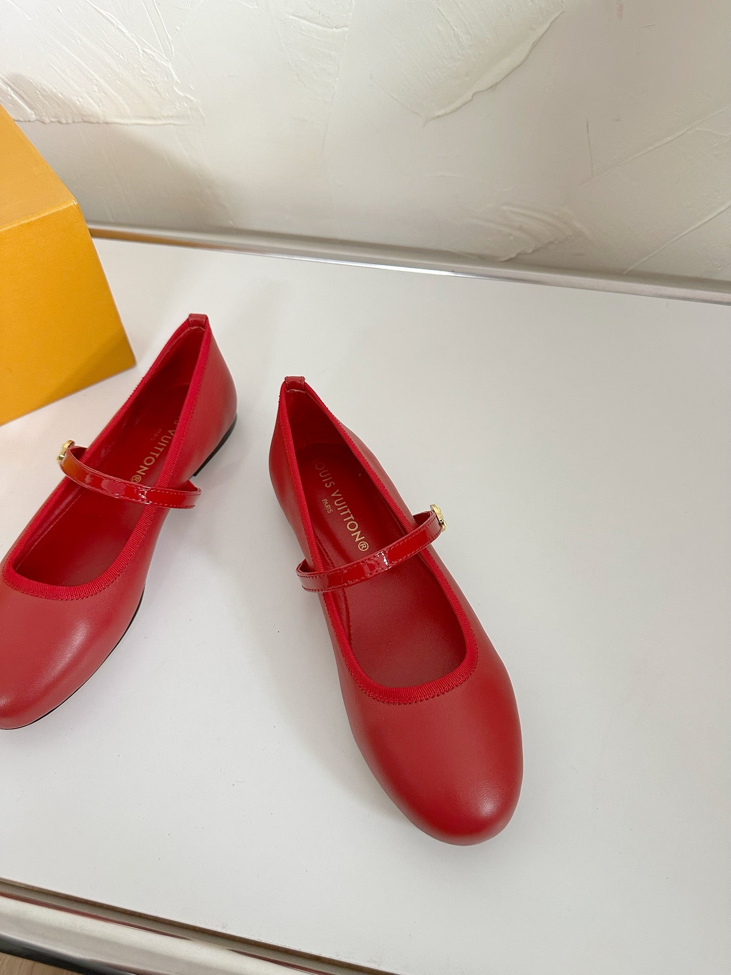 ROMY FLAT BALLERINA IN RUBY RED CALFSKIN - 35