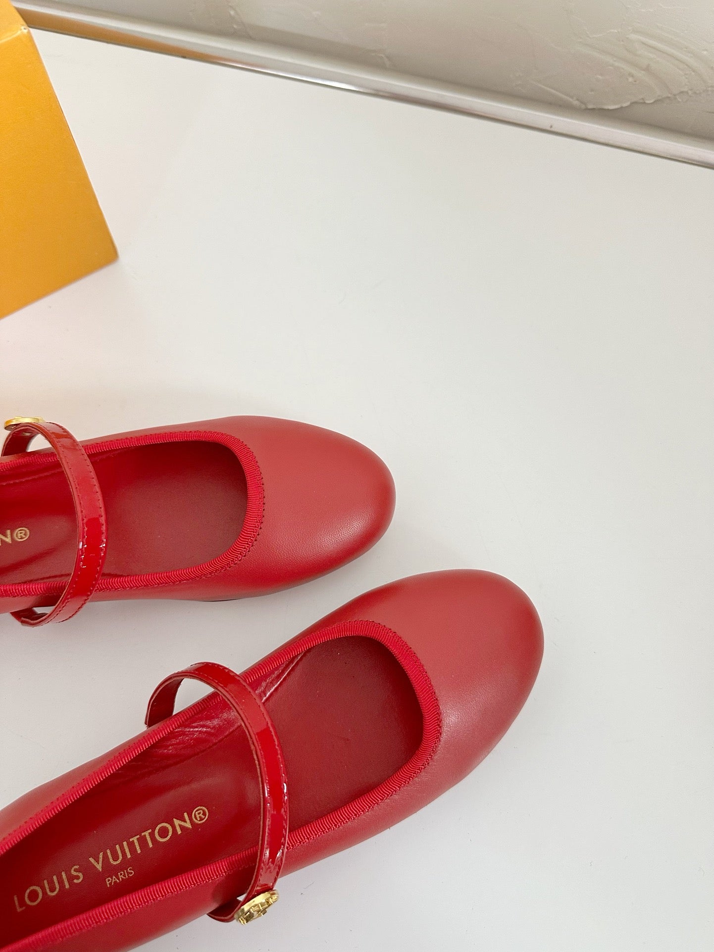 ROMY FLAT BALLERINA IN RUBY RED CALFSKIN - 35