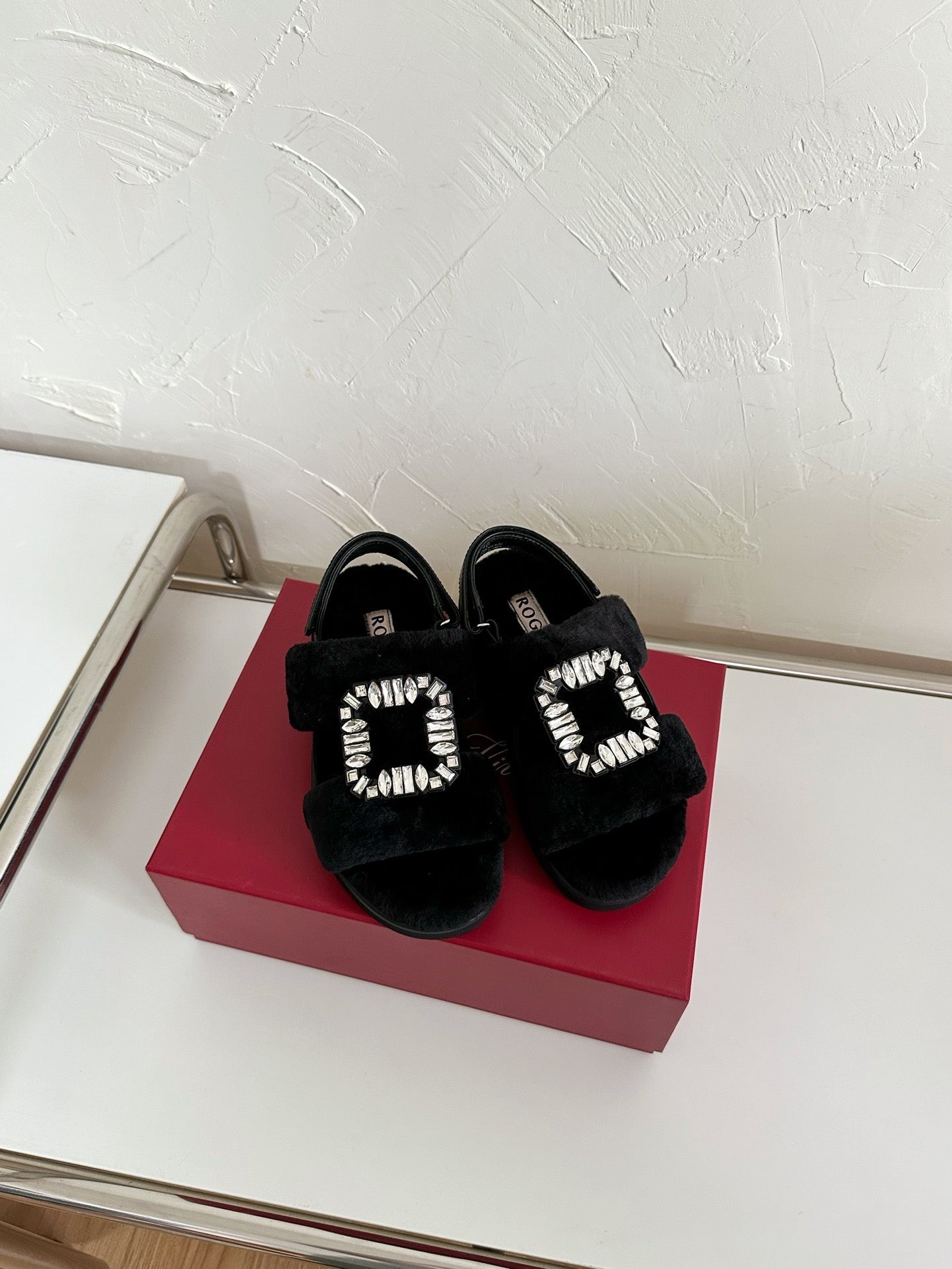 SLIDY VIV' WINTER FUR STRASS BUCKLE SANDALS IN BLACK SHEARLING - 34