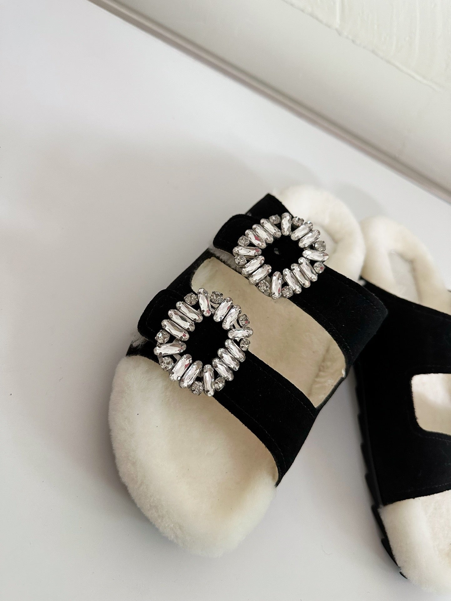 SLIDY VIV’ FUR STRASS BUCKLE MULES IN BLACK SUEDE AND CREAM SHEARLING INSOLE - 34