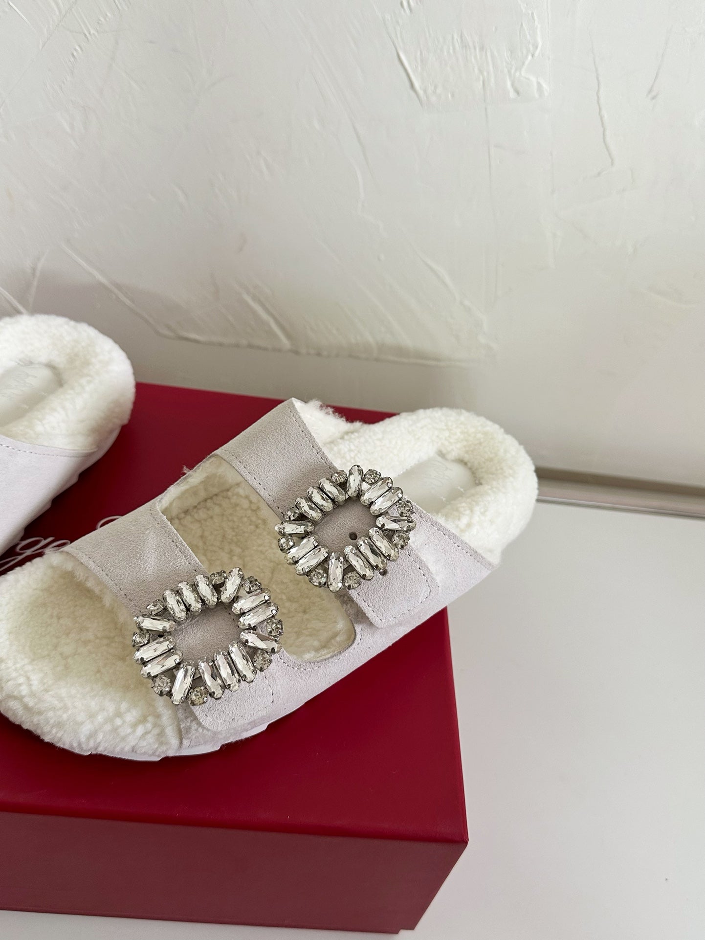 SLIDY VIV’ FUR STRASS BUCKLE MULES IN LIGHT GREY SUEDE AND CREAM SHEARLING INSOLE - 34