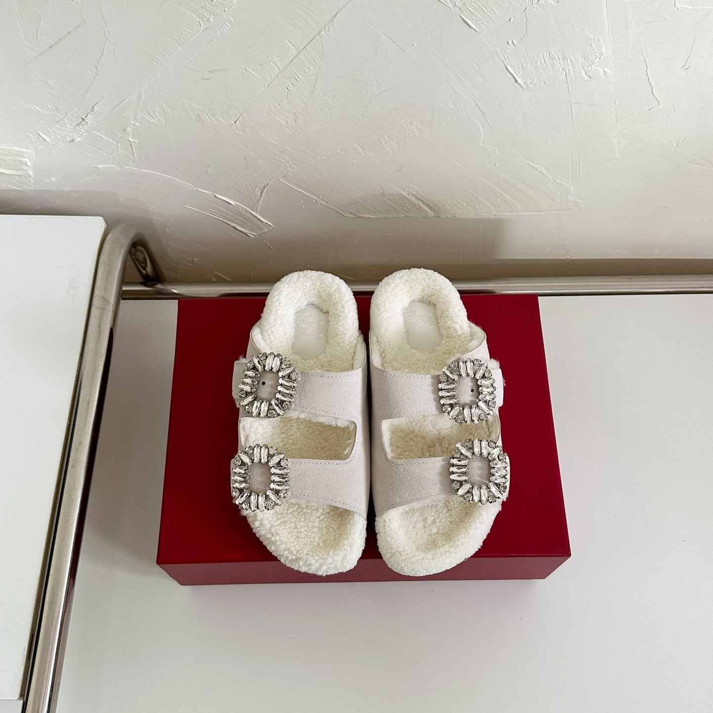 SLIDY VIV’ FUR STRASS BUCKLE MULES IN LIGHT GREY SUEDE AND CREAM SHEARLING INSOLE - 34