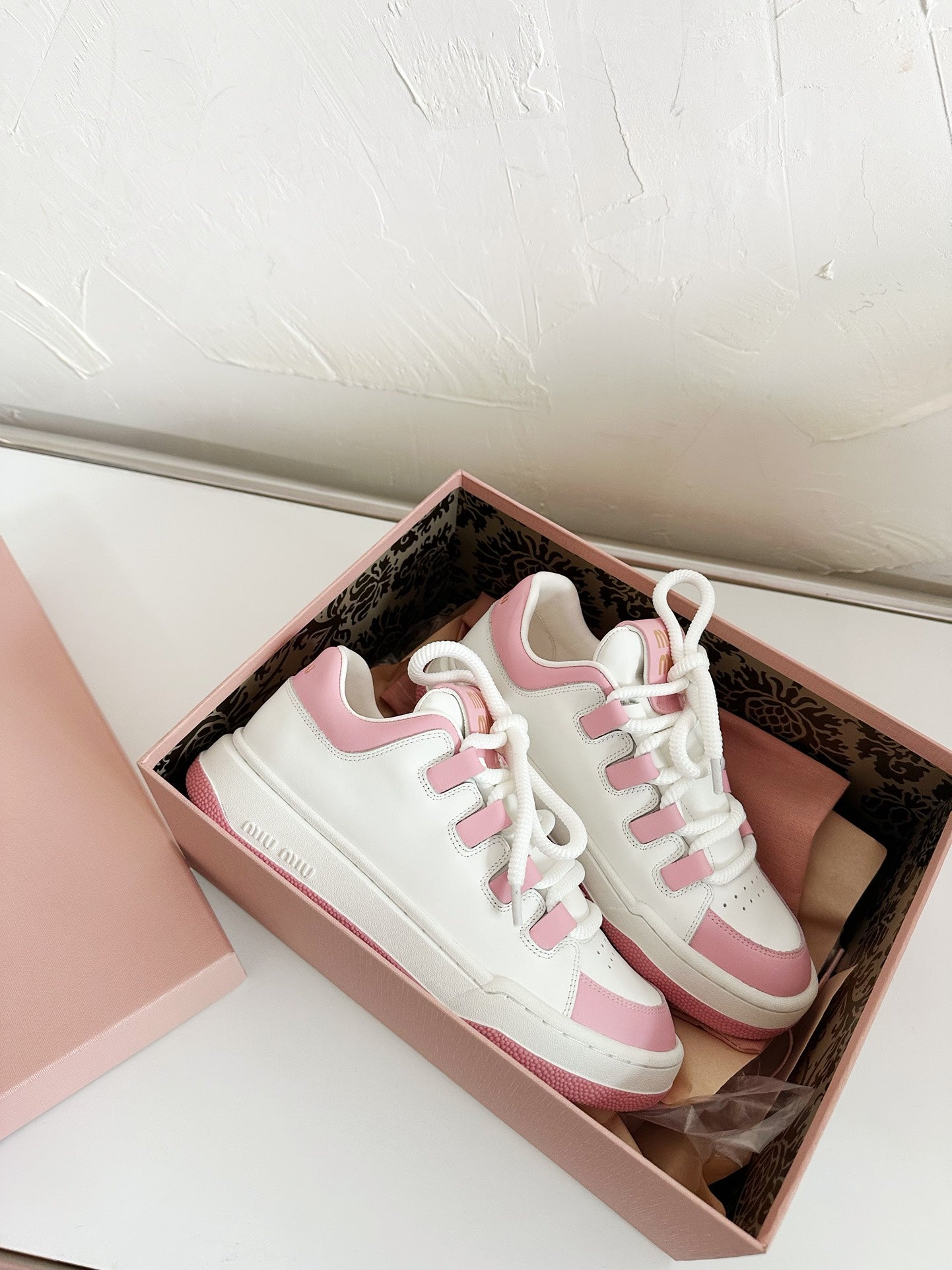 SNEAKERS SIMPLE DESIGN IN PINK MIX WHITE SHEEPSKIN - 35
