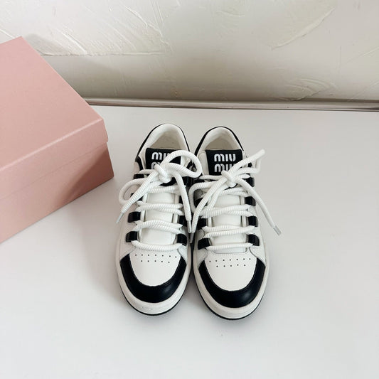 SNEAKERS SIMPLE DESIGN IN BLACK MIX WHITE SHEEPSKIN - 35