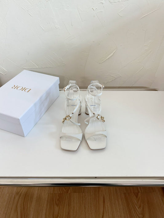 MEDIUM SQUARE HEEL SANDAL IN WHITE LAMBSKIN - 35