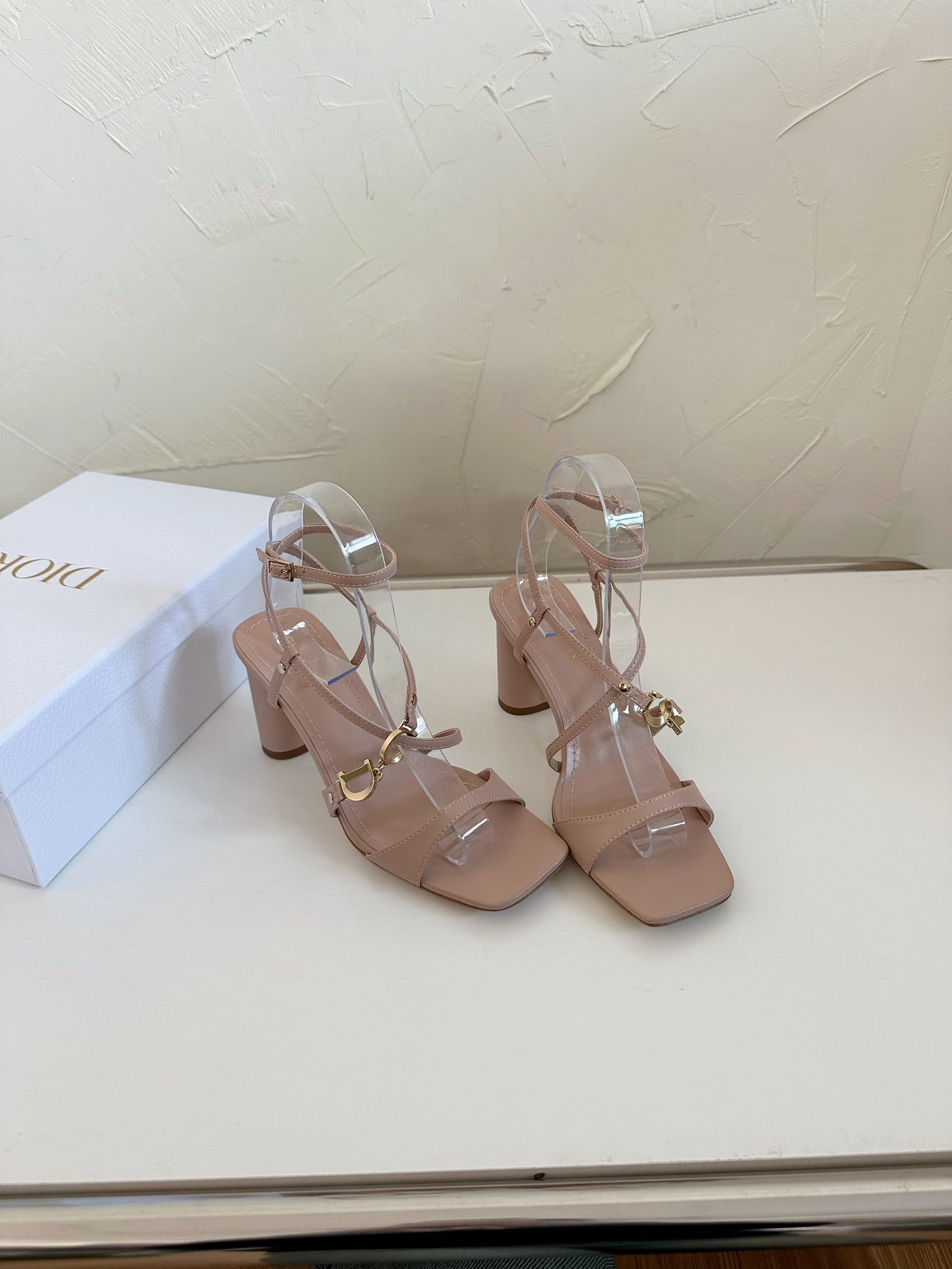 MEDIUM SQUARE HEEL SANDAL IN BLUSH PINK LAMBSKIN - 35