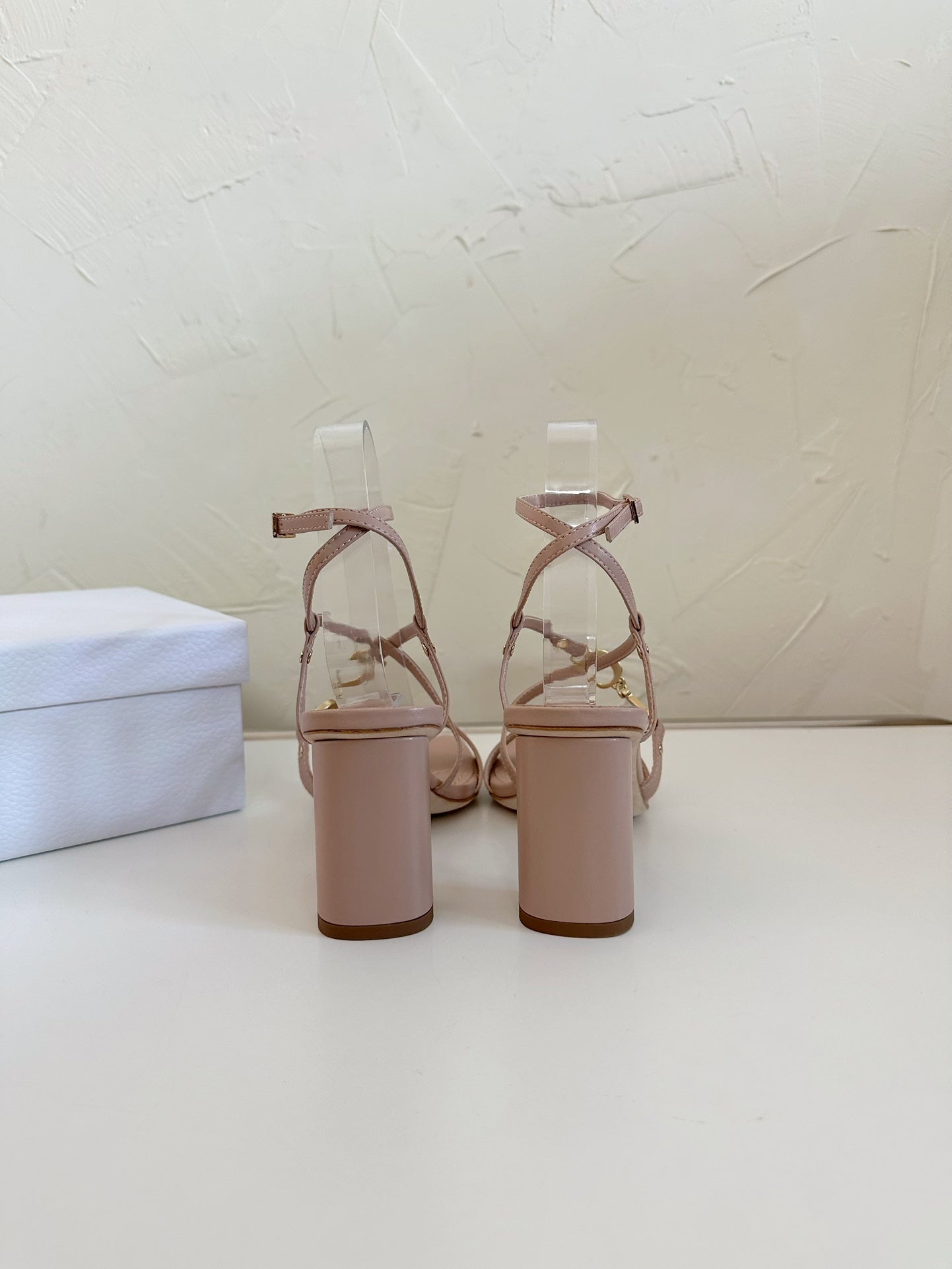 MEDIUM SQUARE HEEL SANDAL IN BLUSH PINK LAMBSKIN - 35