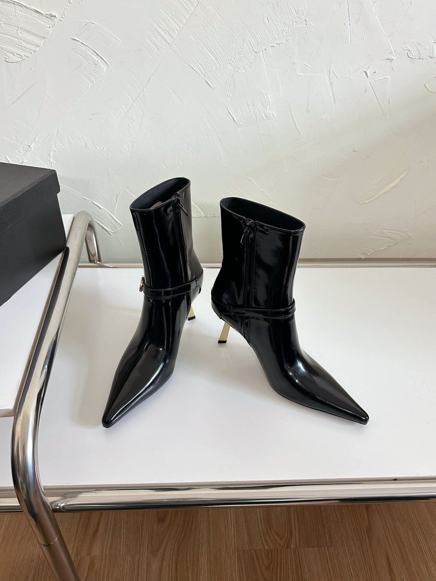LEE BOOTIES IN BLACK GLAZED CALFSKIN - 35