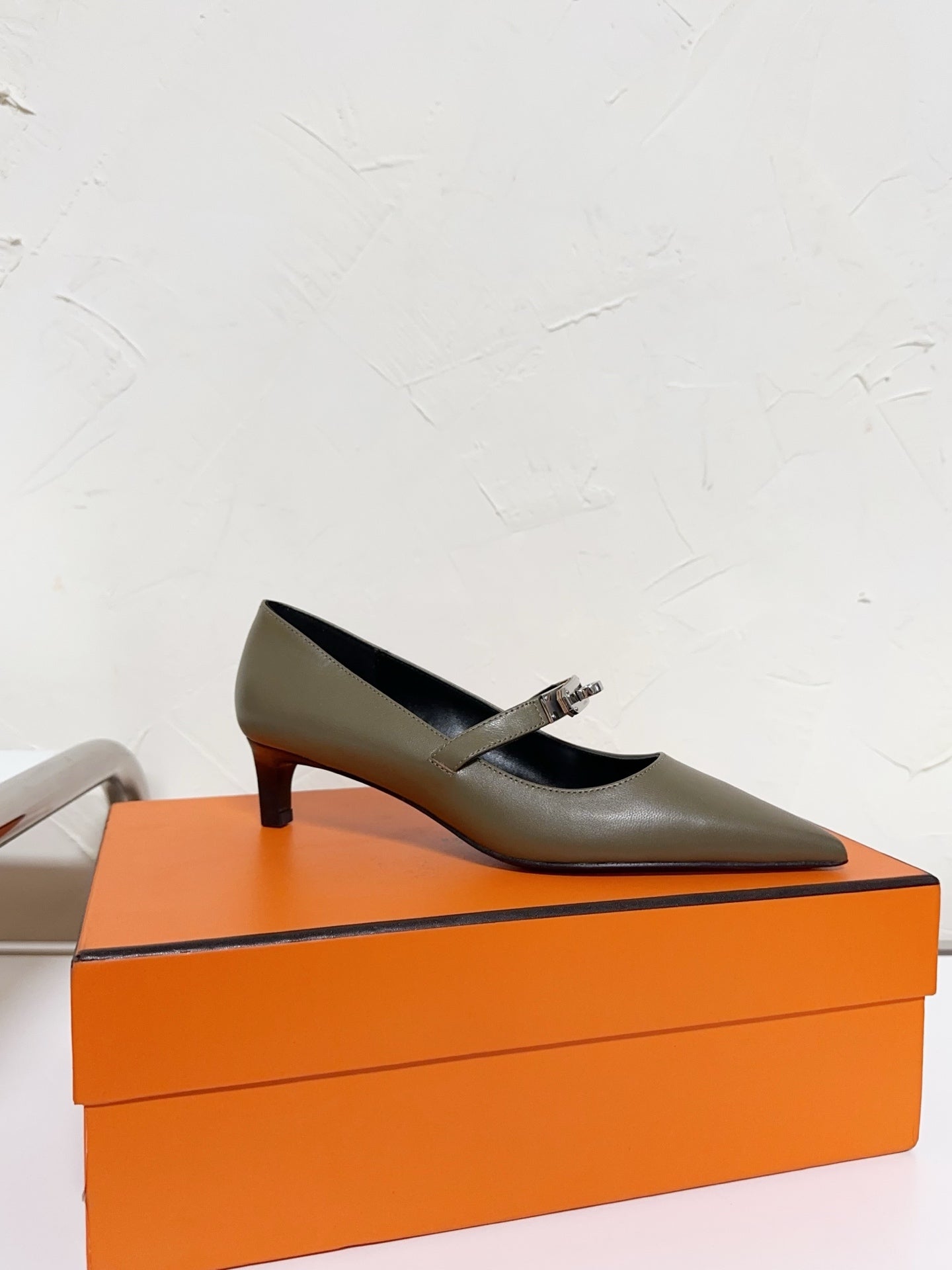 KIARA FLAT PUMP IN ARMY GREEN CALFSKIN - 35
