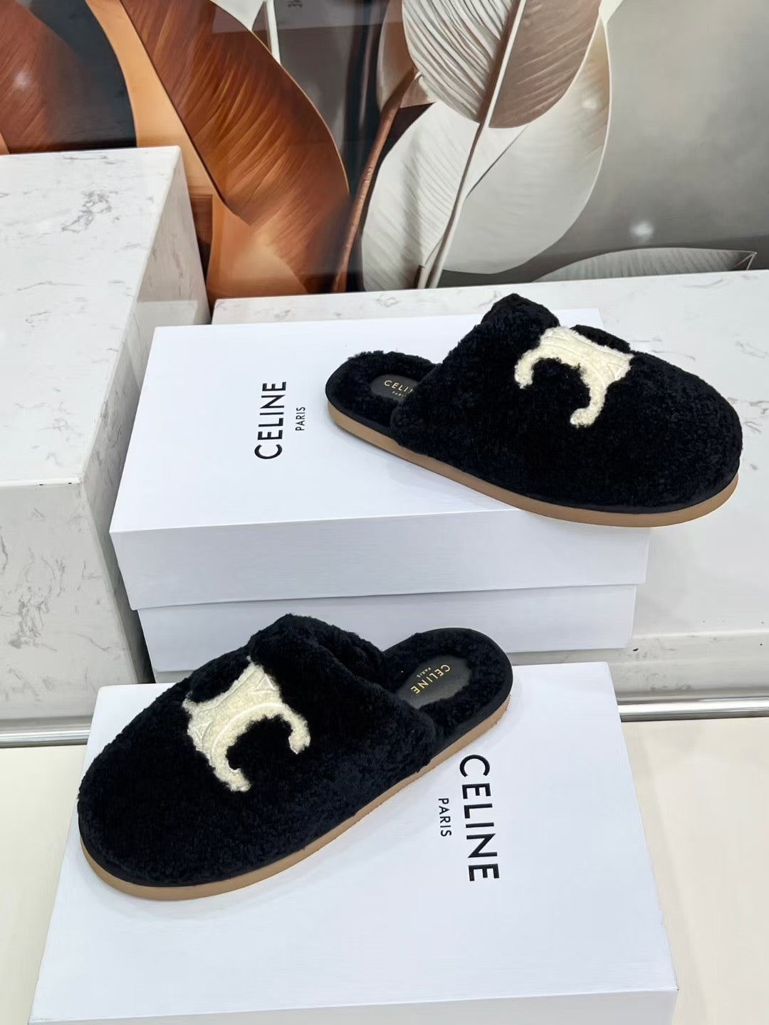 CELINE 25S GEORGIA SLIDE IN SHEARLING IN BLACK - 35