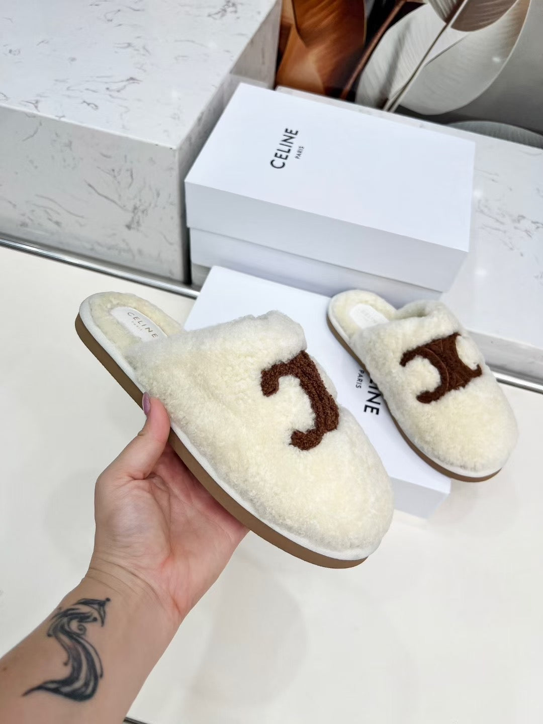 CELINE 25S GEORGIA SLIDE IN SHEARLING IN IVORY - 35