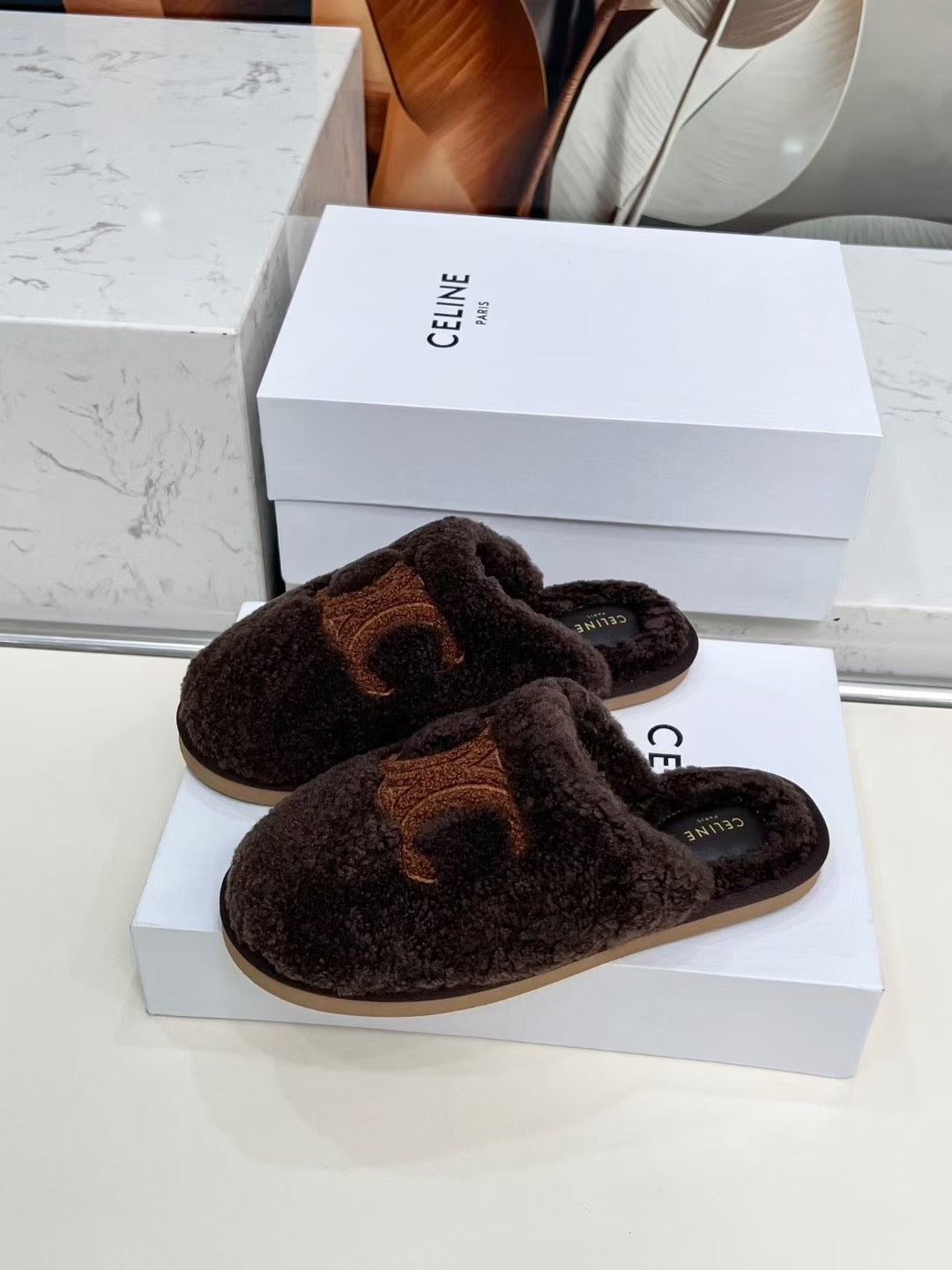 CELINE 25S GEORGIA SLIDE IN SHEARLING IN DARK BROWN - 35