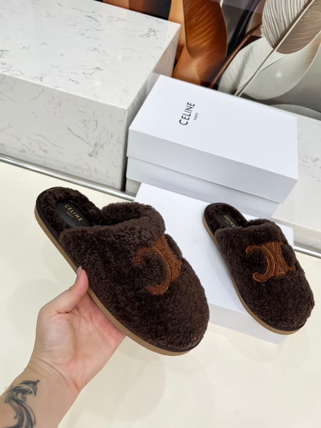 CELINE 25S GEORGIA SLIDE IN SHEARLING IN DARK BROWN - 35
